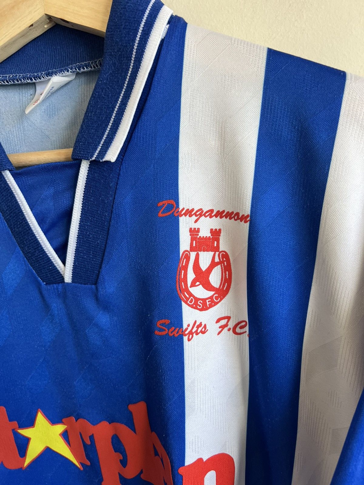Nike × Vintage 2000s FC Swifts Dungannon Home Soccer Jersey Size US M / EU 48-50 / 2 - 2 Thumbnail