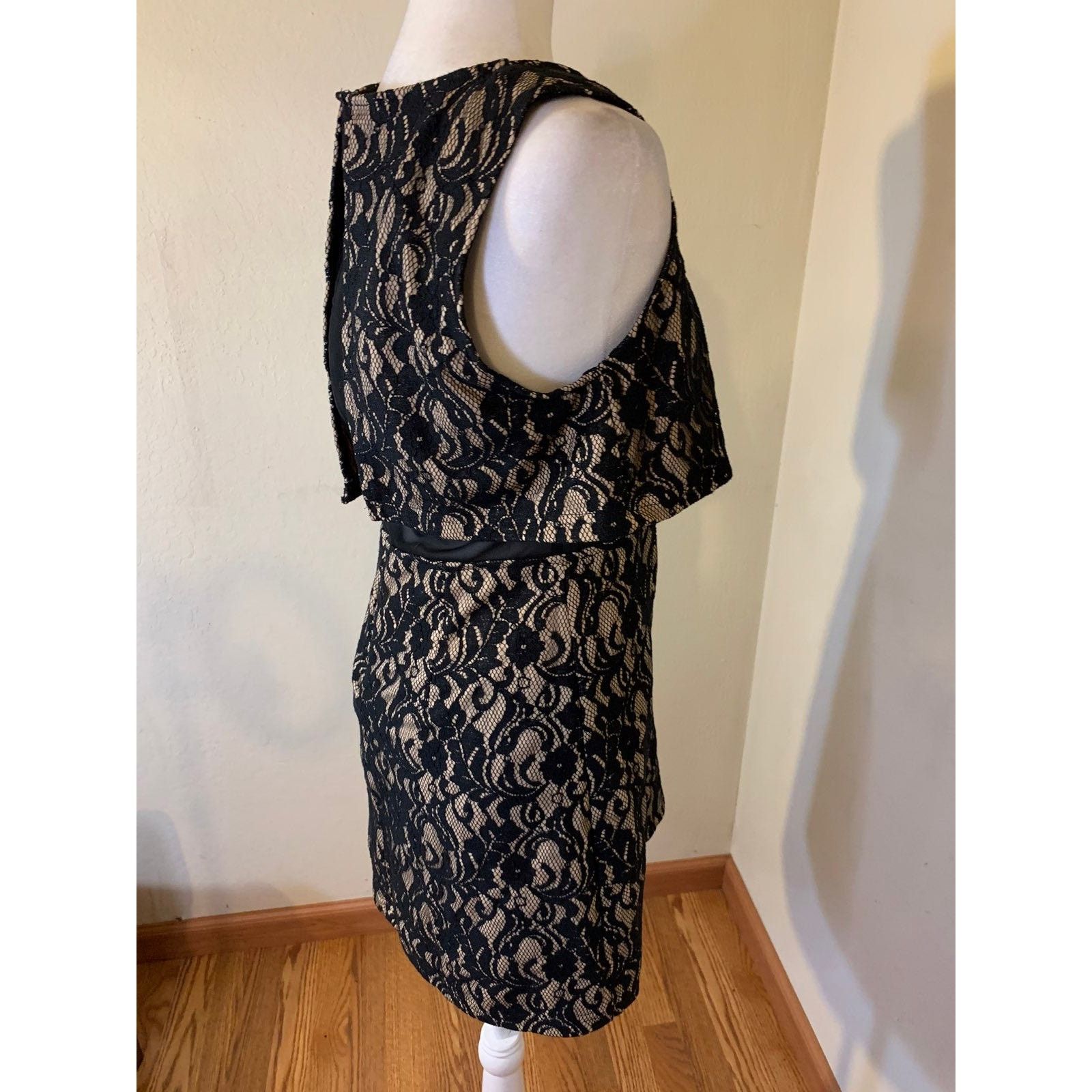 Forever 21 Womens Lace Sheer Midriff Sleeve Dress Black Size L Size L / US 10 / IT 46 - 9 Thumbnail