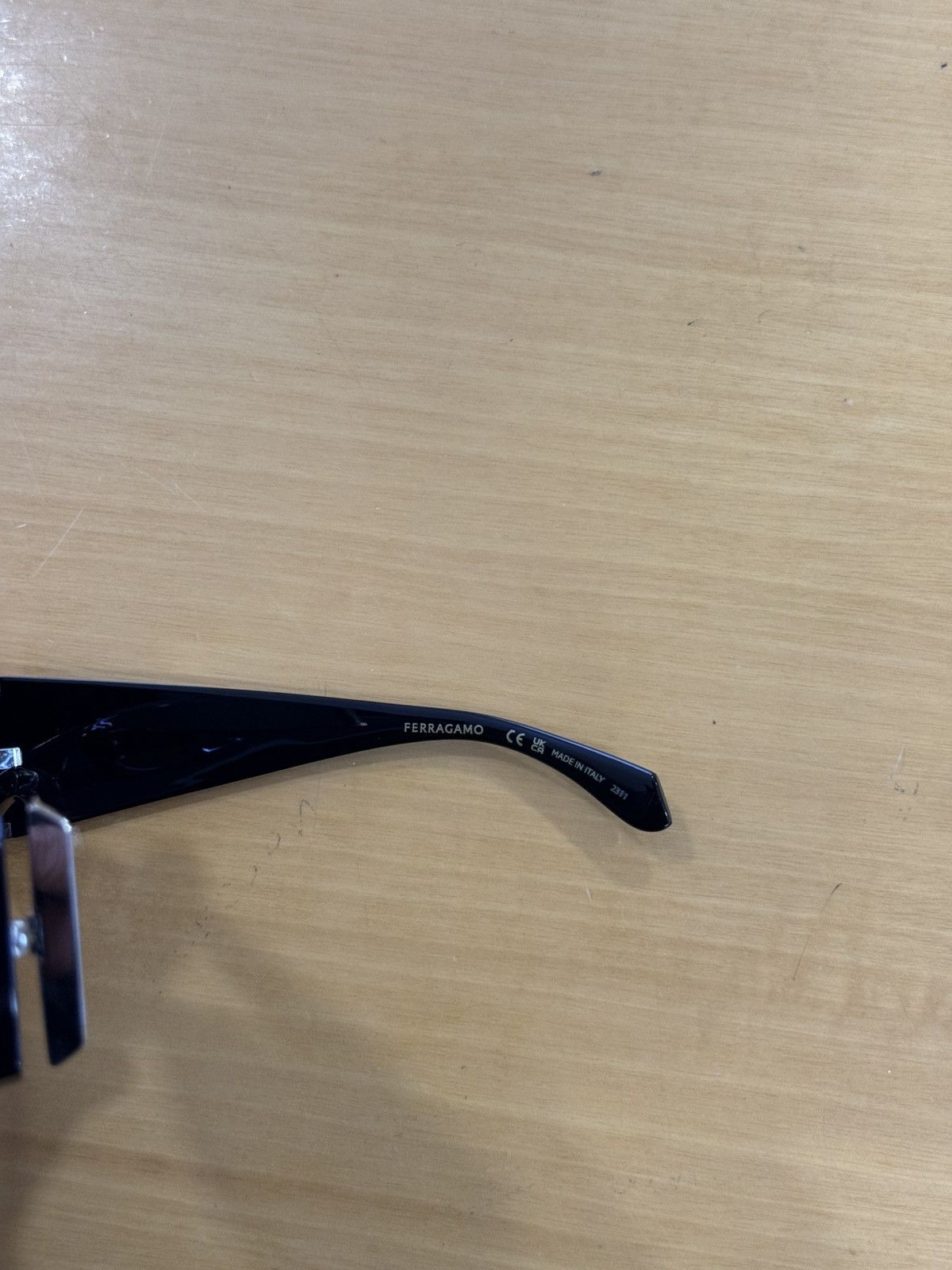Salvatore Ferragamo Ferragamo Sunglasses SF2008S 001 Size ONE SIZE - 7 Thumbnail