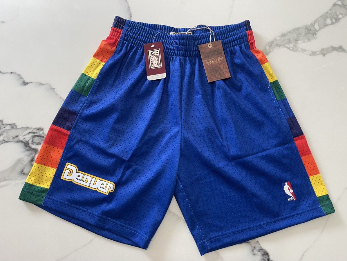 Mitchell & Ness Mens Denver Nuggets Shorts 1991-92 Medium