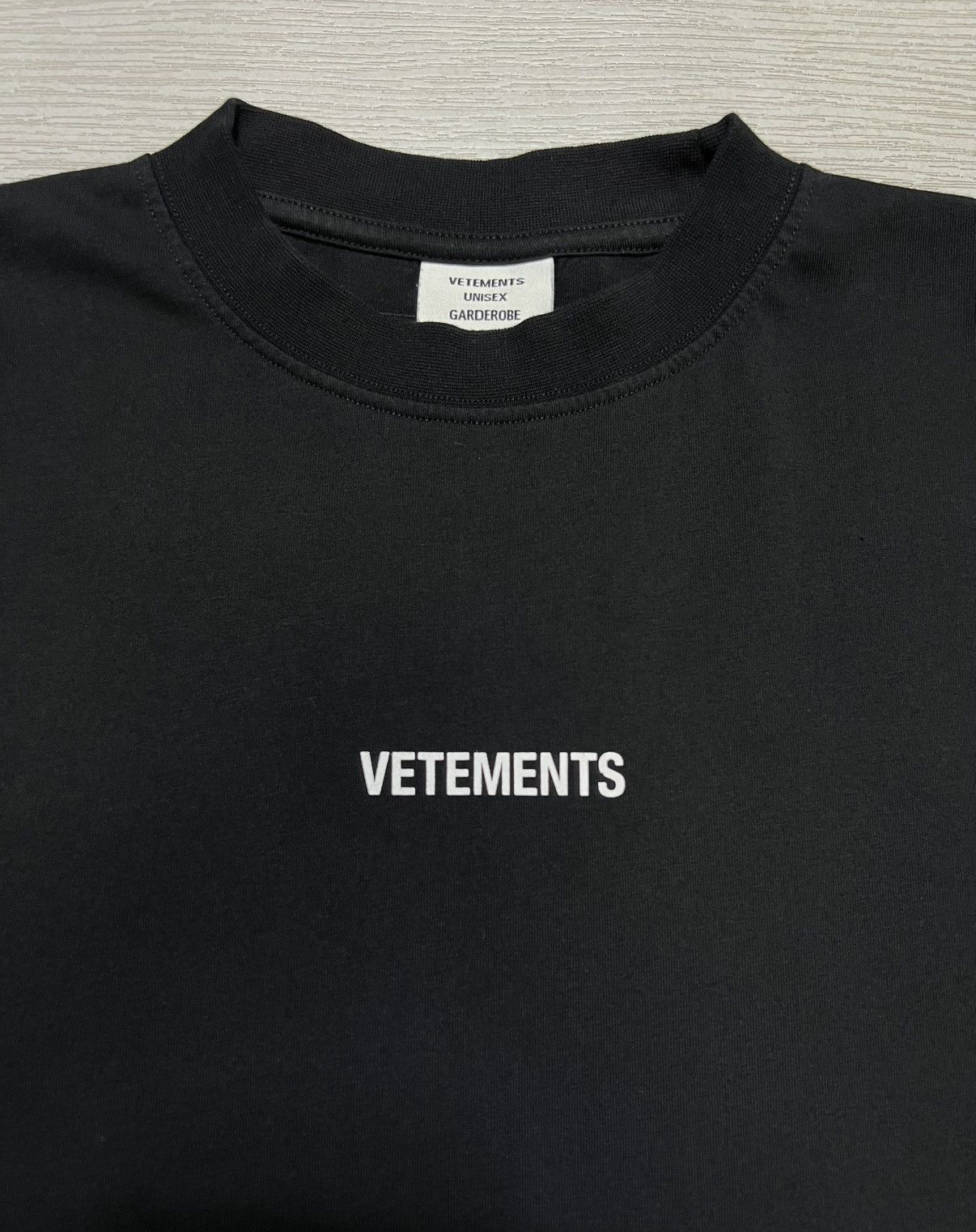 Vetements Vetements - Logo Patch Oversized T-Shirt Size US S / EU 44-46 / 1 - 6 Thumbnail