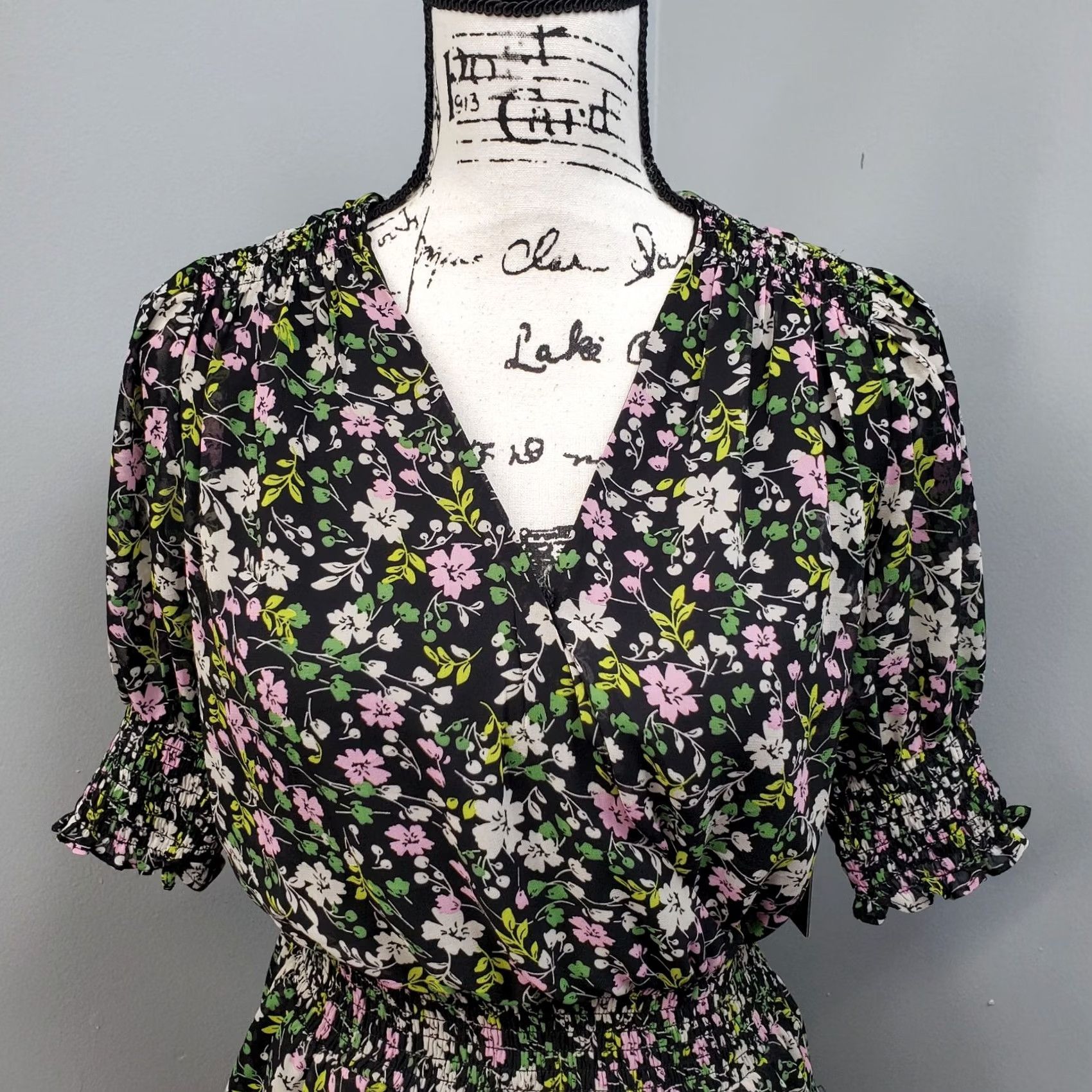 Vince Camuto Vince Camuto Fit & Flare Dress Women XS Multi Floral Smocked Waist Surplice Neck Size XS / US 0-2 / IT 36-38 - 5 Thumbnail