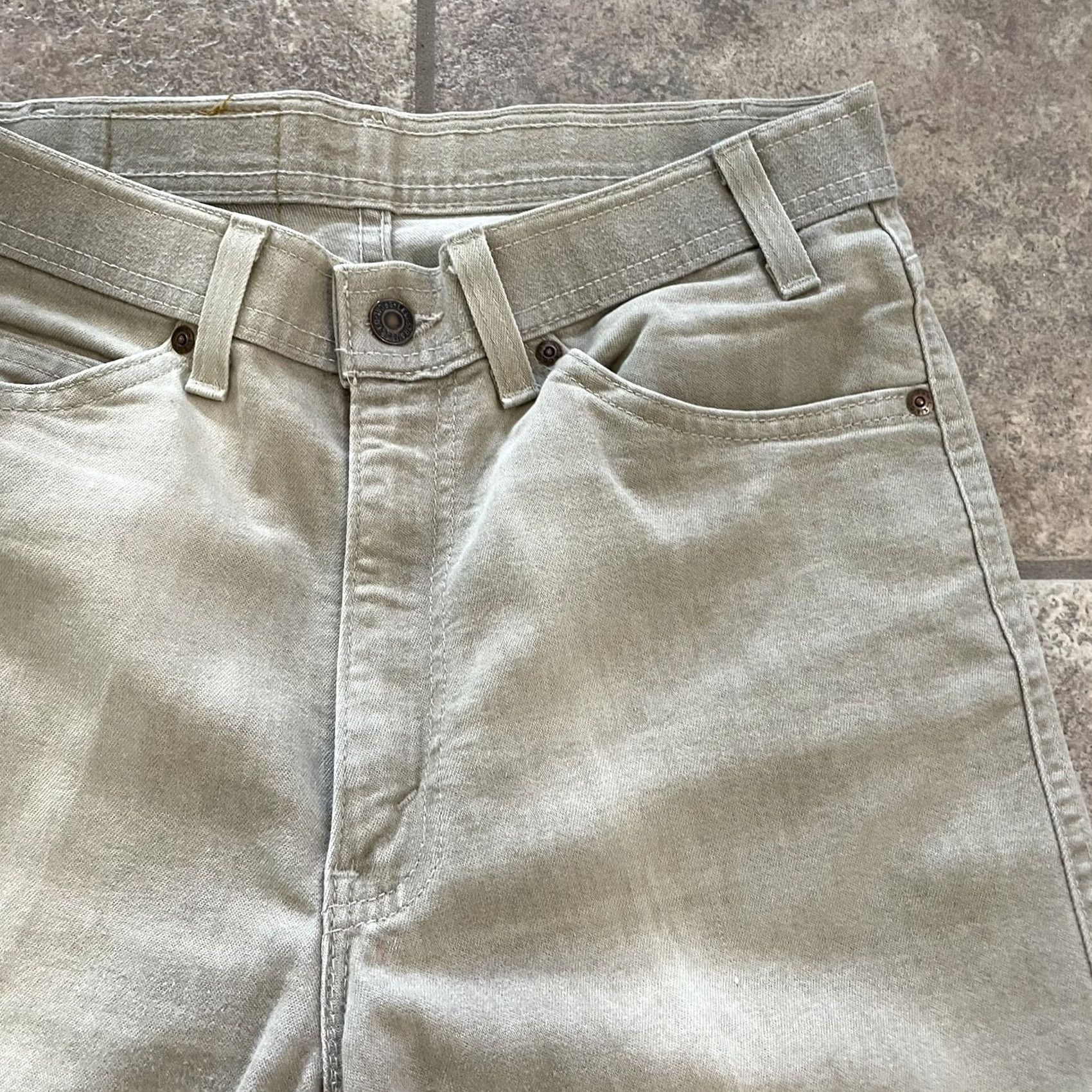 Levi's Levi’s Action Jeans Mens Size 32x30 beige cotton blend jeans Size US 32 / EU 48 - 2 Thumbnail