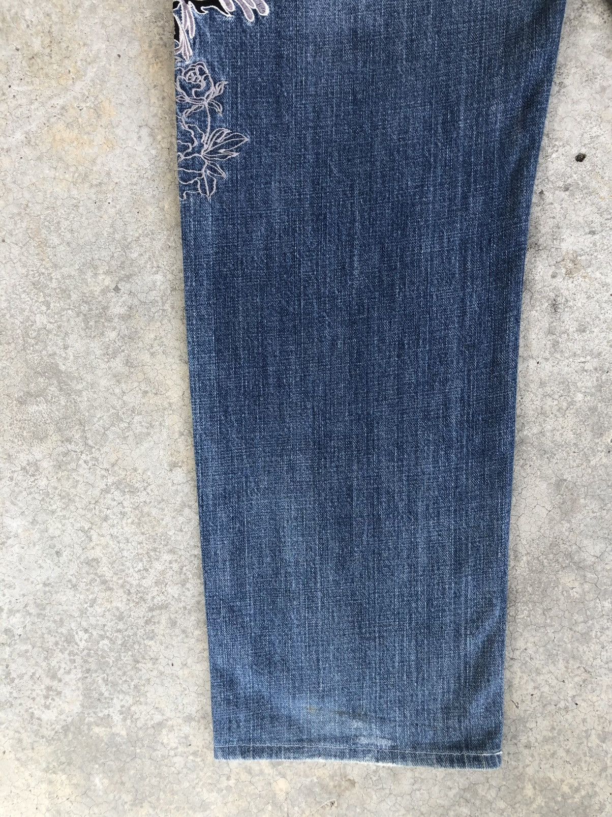 Karakuri Tamashii Karakuri Tamashii Embroidered Jeans Distressed Denim Size US 33 - 11 Thumbnail