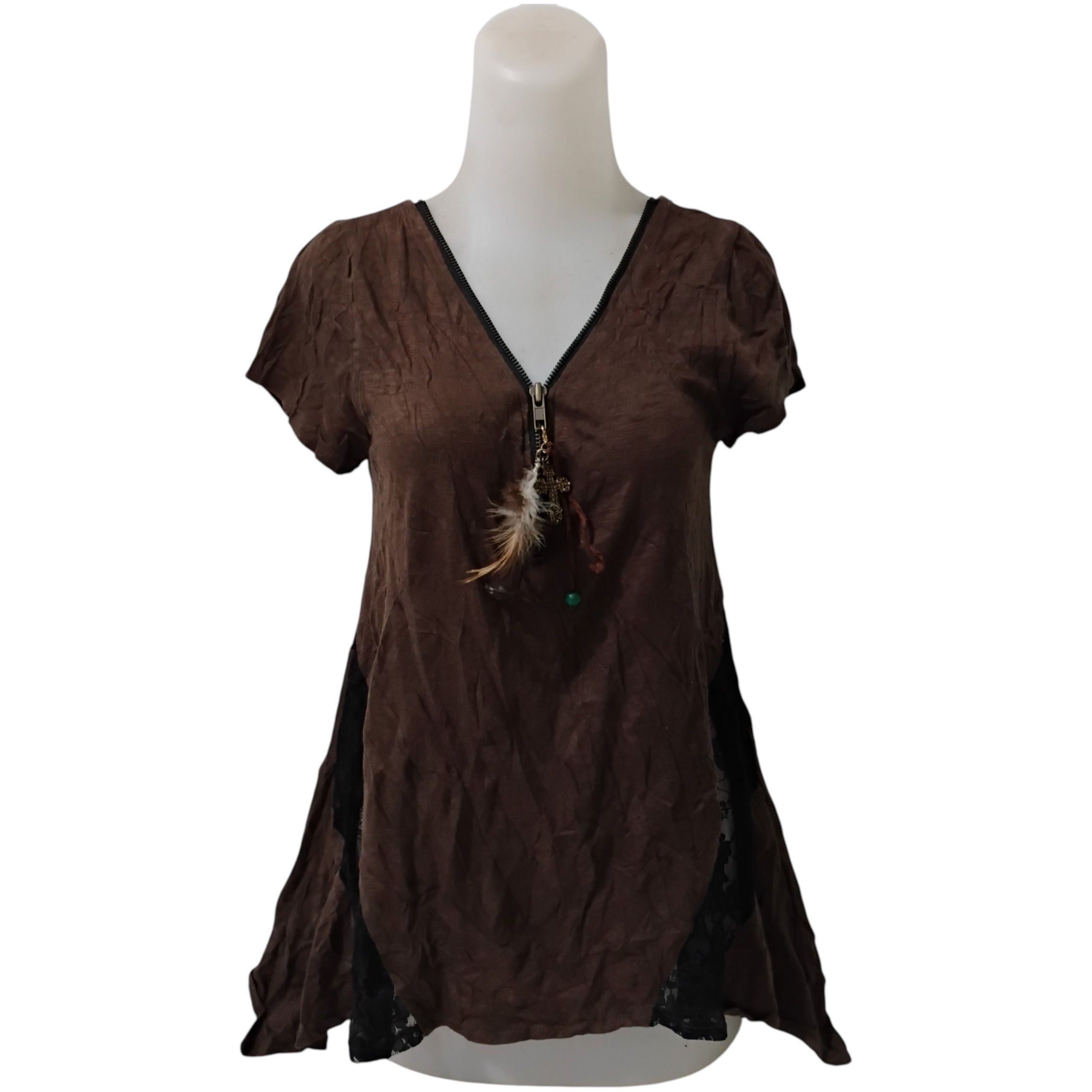 Japanese Brand d.i.a Gyaru Le Grande Bleau If Six Was Nine Style T Shirt Size S / US 4 / IT 40 - 1 Thumbnail