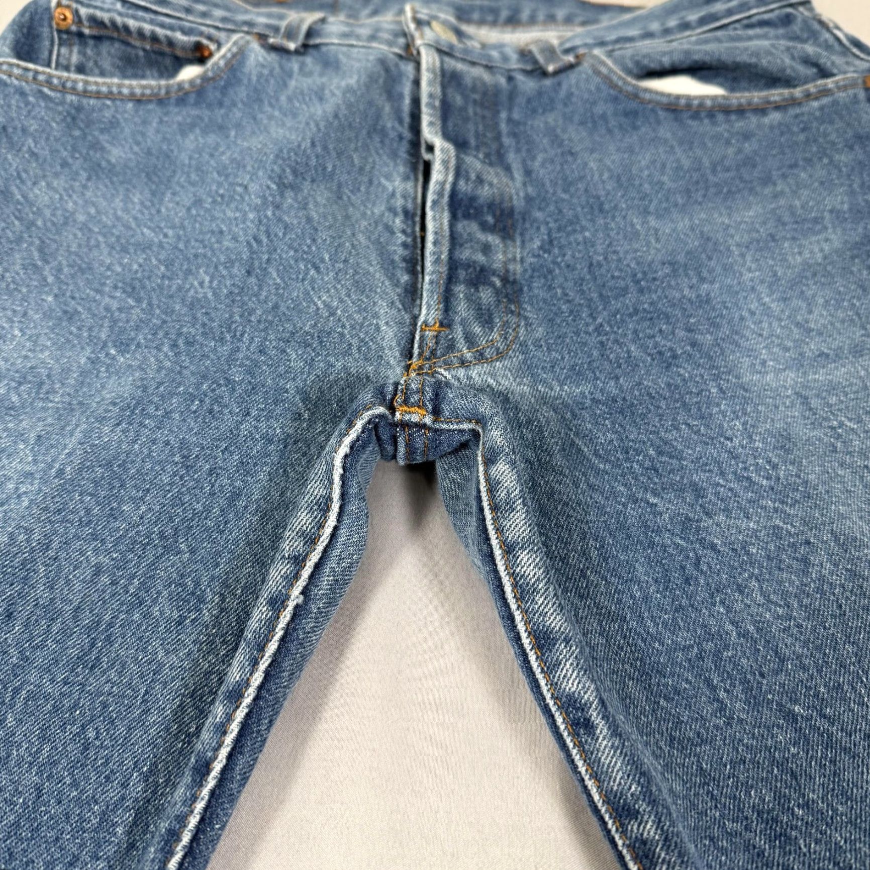 Levi's VINTAGE Levi's 501 Jeans Mens 32x34 Blue 501 Straight Fit Denim Pants Western USA 80s 90s Size US 32 / EU 48 - 3 Thumbnail