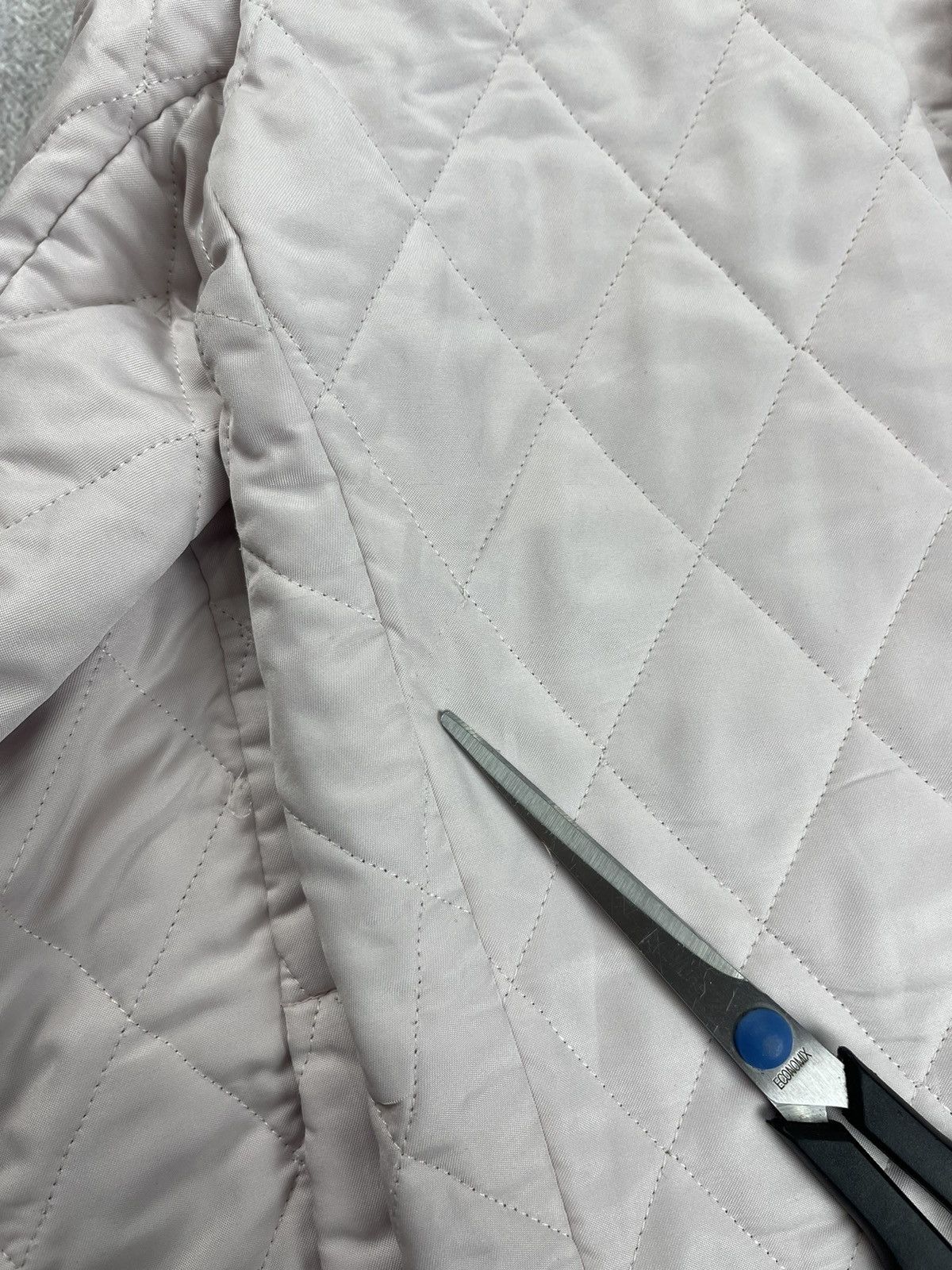 Burberry Vintage Burberry Quilted Zip Jacket Women’s Light Pink Size L / US 10 / IT 46 - 21 Thumbnail