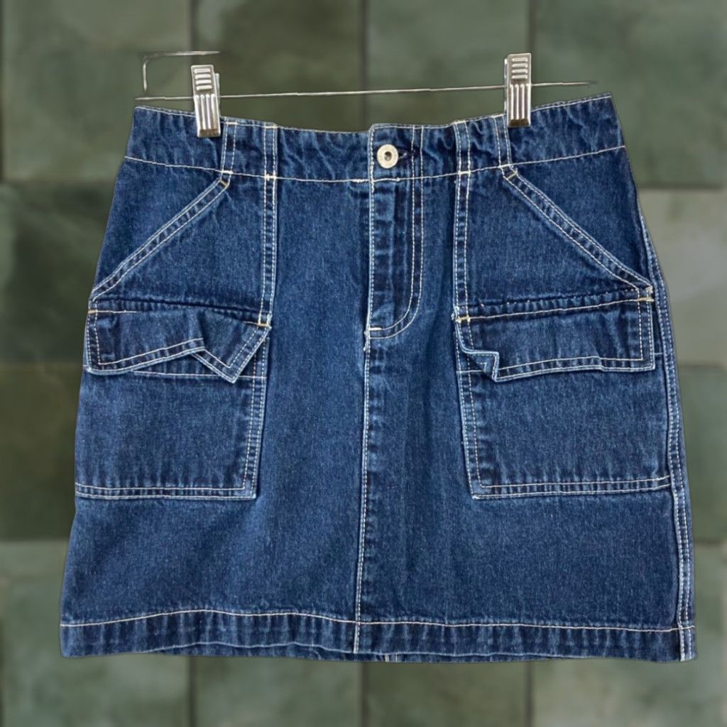 Gap Womens Gap Mini Denim Skirt Flap Pockets Y2K Style Size 25" / US 0 / IT 36 - 1 Thumbnail