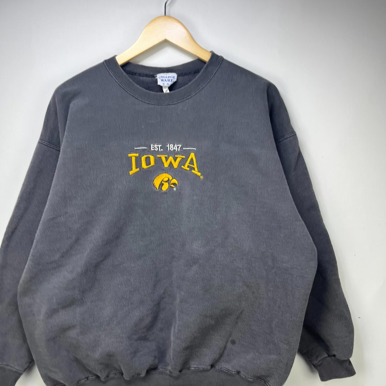 Other Vintage Iowa Hawkeyes University Faded Sweatshirt Large/XL Size ONE SIZE - 2 Thumbnail