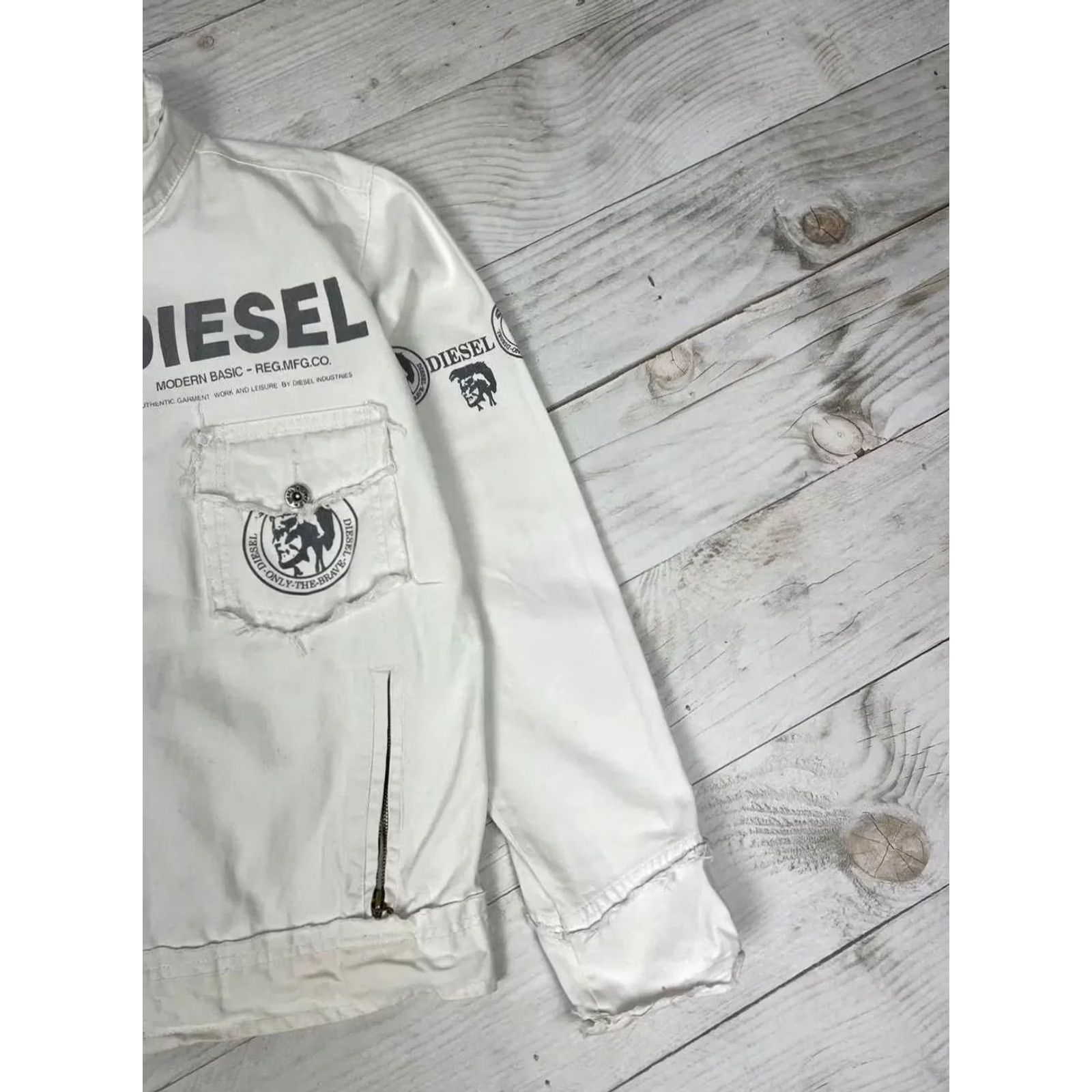 Diesel VINTAGE Diesel Jacket White S Big Logo Y2K Japan Mens Size US S / EU 44-46 / 1 - 7 Thumbnail