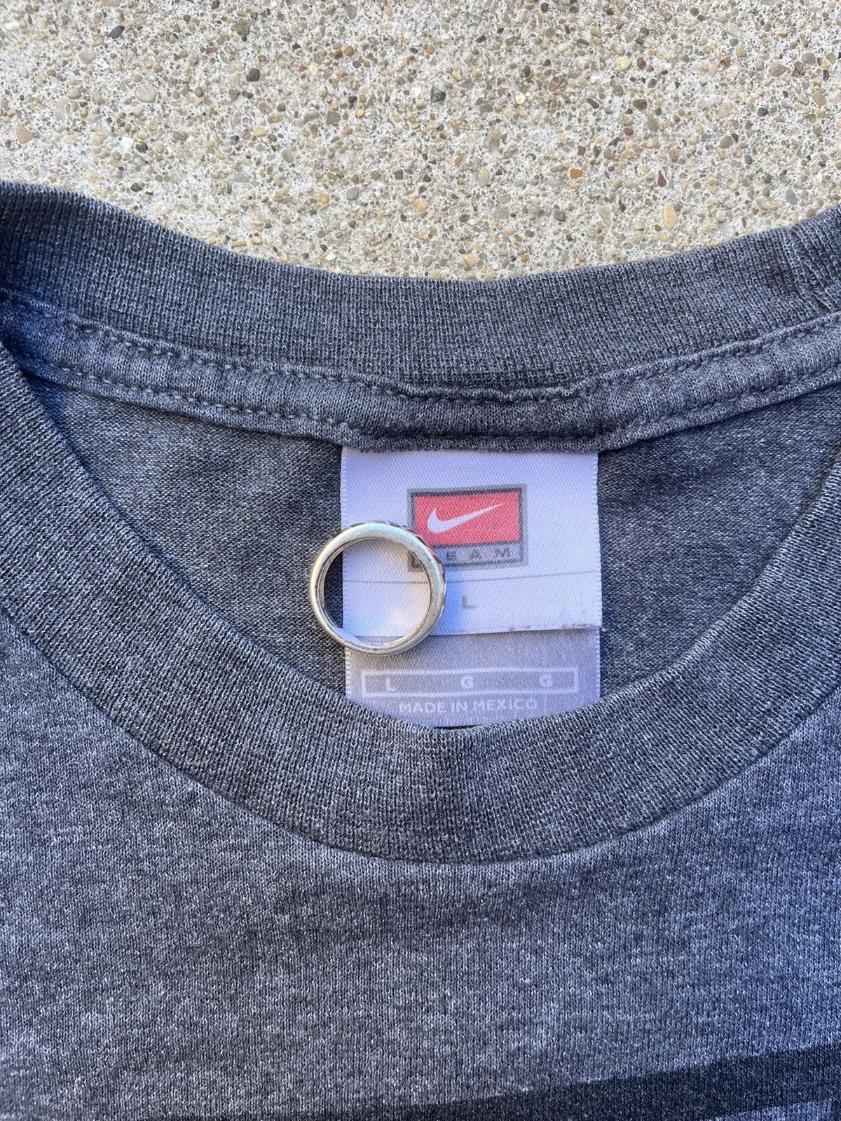 Nike × Vintage Vintage Nike Team University of Illinois Gray Longsleeev Size US L / EU 52-54 / 3 - 3 Thumbnail
