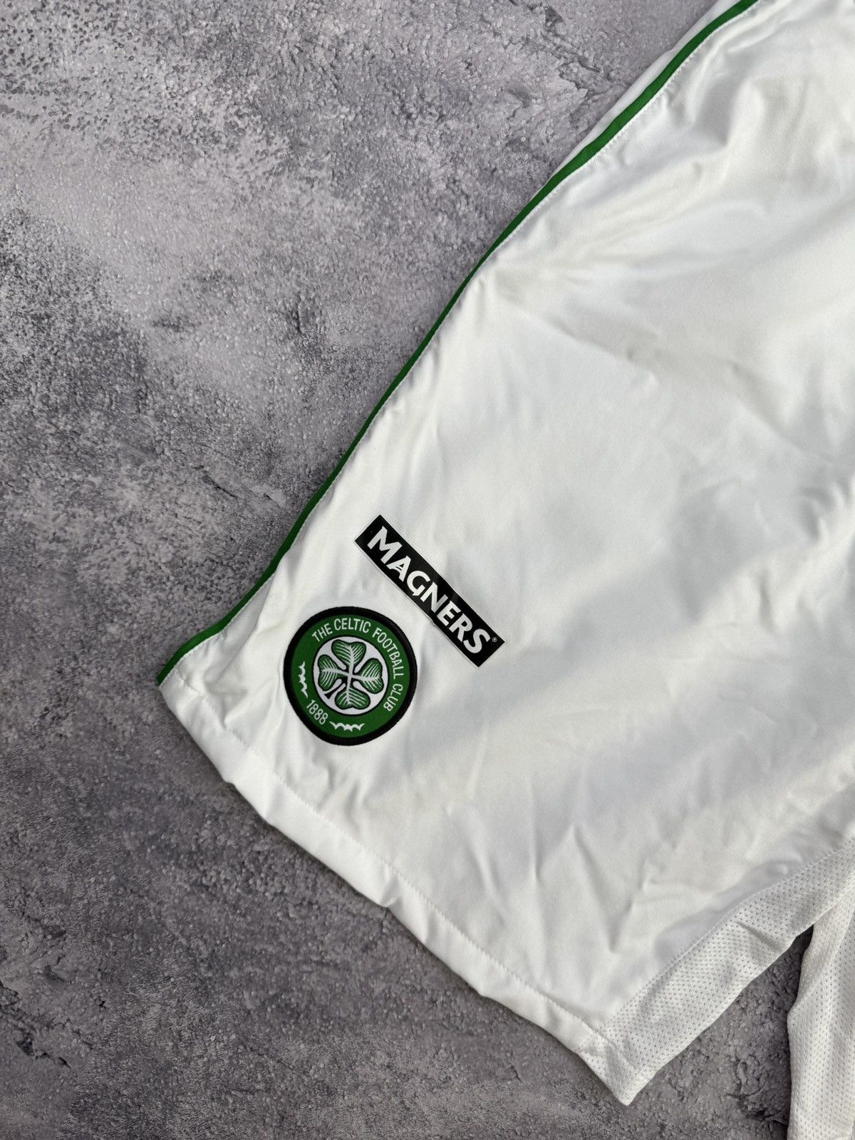 Nike Vintage Y2K Nike Celtic White Soccer Shorts Size US 32 / EU 48 - 8 Thumbnail