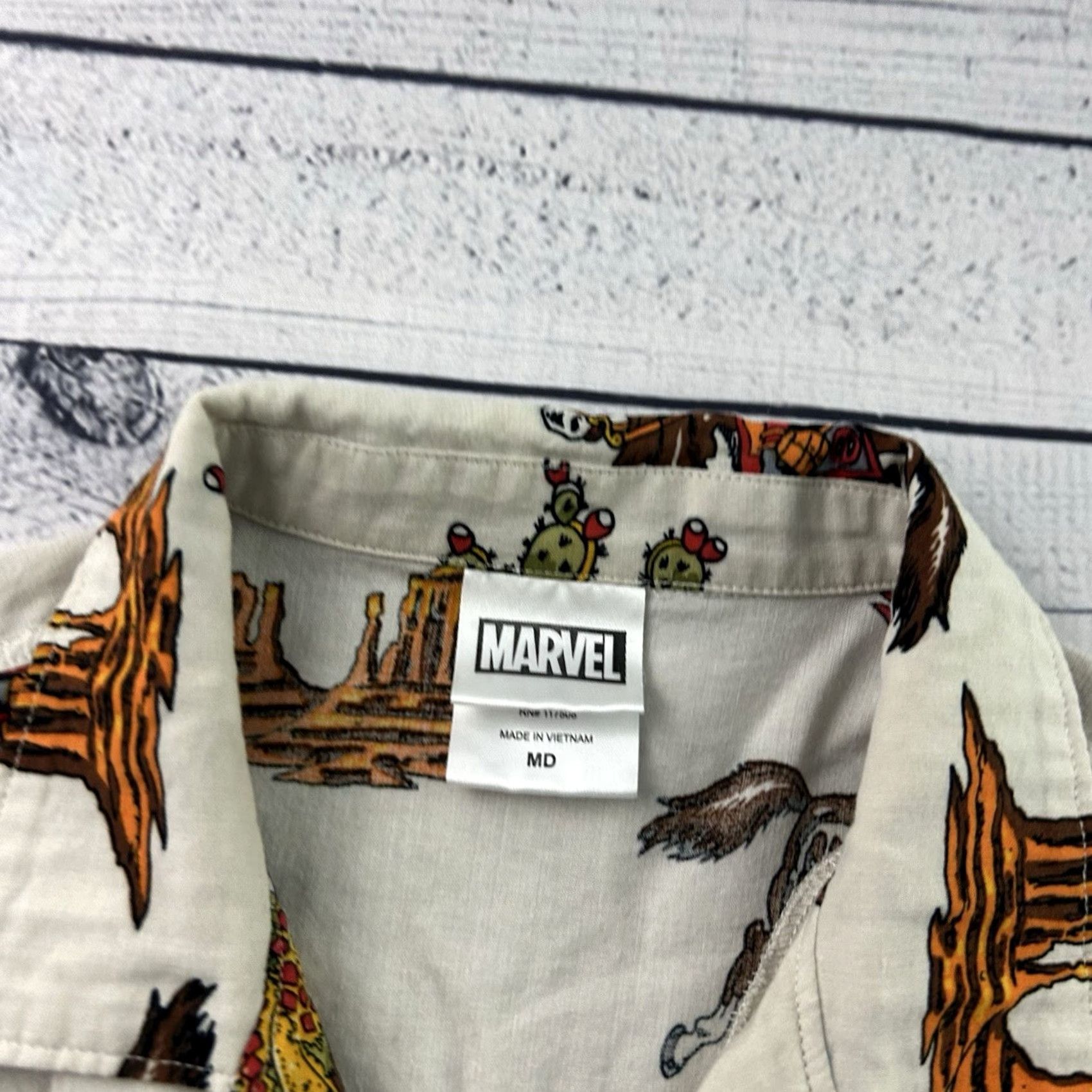 Vintage Marvel Deadpool Short Sleeve Hawaiian Button-Up Shirt Men's M Beige Size US M / EU 48-50 / 2 - 4 Thumbnail