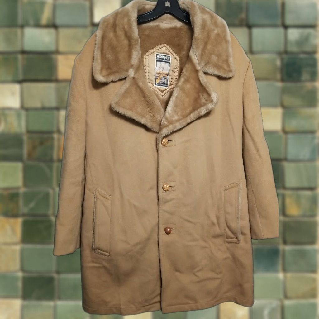Vintage VINTAGE Mighty Mac Wool Coat Jacket Mens 42 Beige Faux Fur Collar Lining 70s Overcoat Wool, Mid-Length, Button, Chest 26.5, Length 35 Size US XS / EU 42 / 0 - 1 Thumbnail