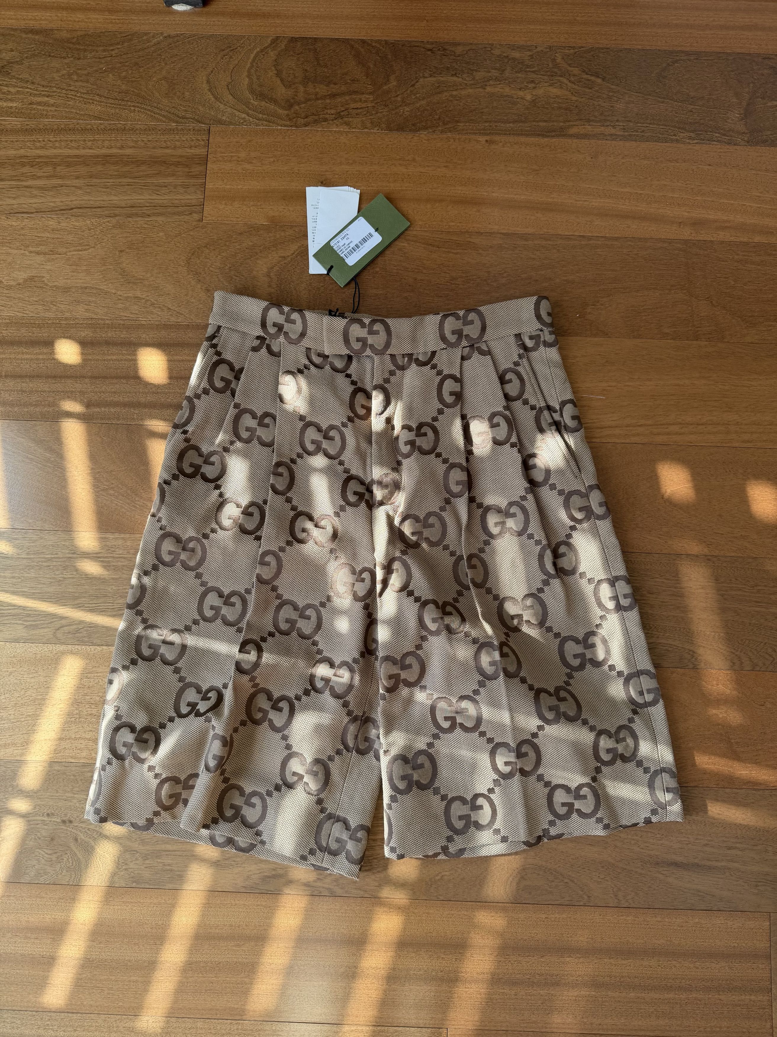Gucci 🟤 Gucci Jumbo GG Canvas Shorts Size 46 Size US 30 / EU 46 - 1 Thumbnail