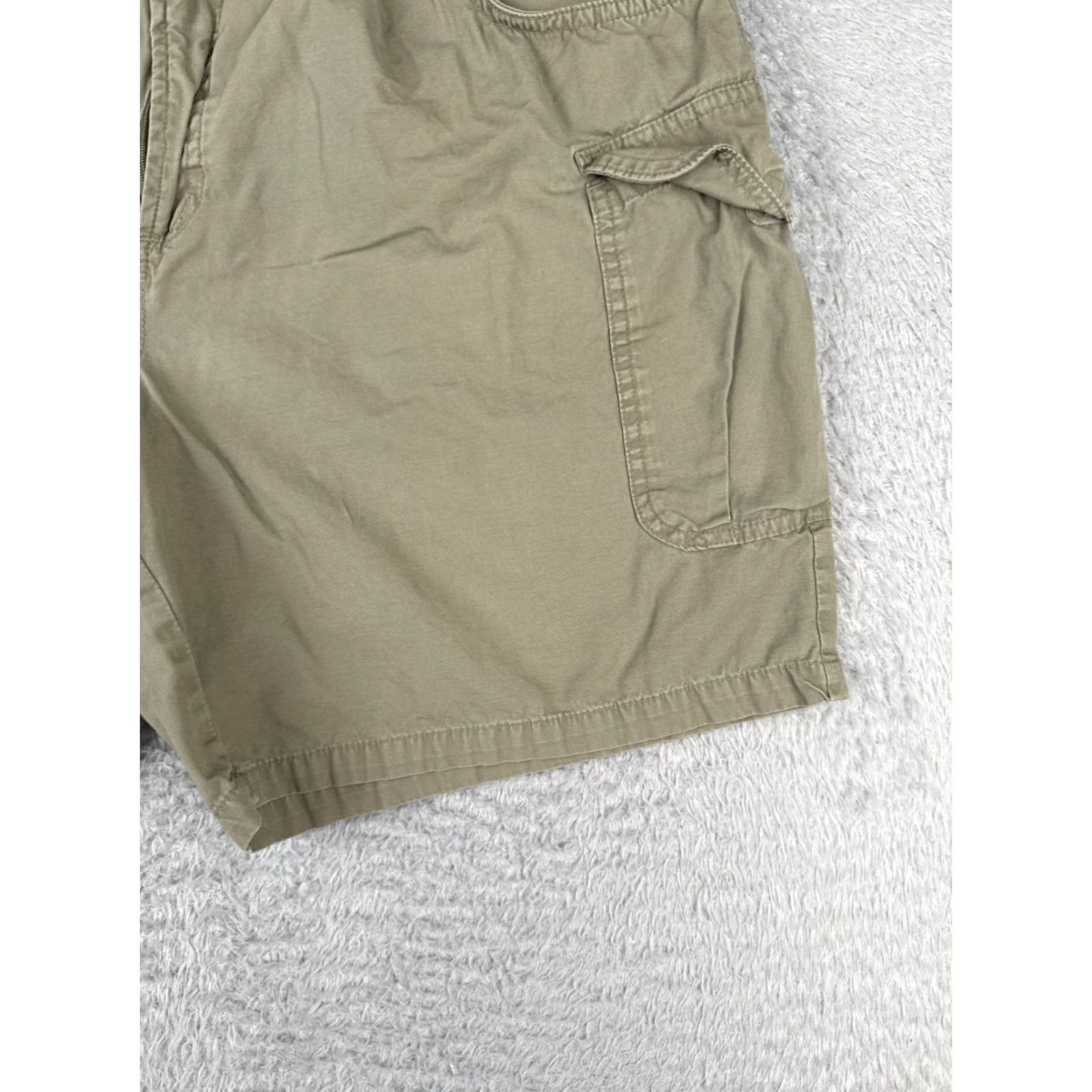 Vintage VINTAGE Columbia Shorts Men 36 Green Cargo 100% Cotton Waist Hike Camp 36x8 Green Cargo Pocket Mens Size US 36 / EU 52 - 2 Thumbnail