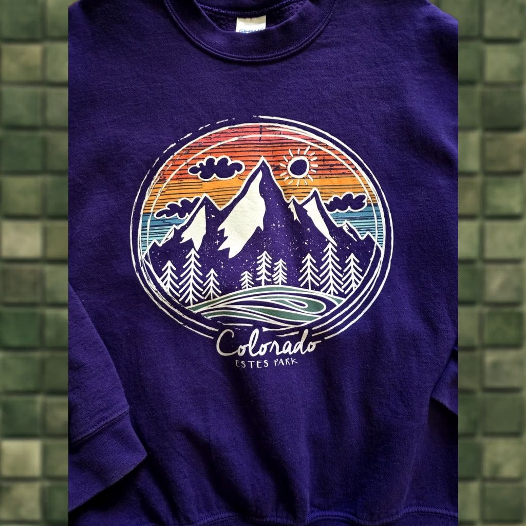 Vintage VINTAGE Gilden Sweatshirt Unisex Medium Purple Crew Neck Long Sleeve Logo Graphic Print Animals Nature Outdoor USA Hiking Camping All Seasons Size US M / EU 48-50 / 2 - 1 Thumbnail