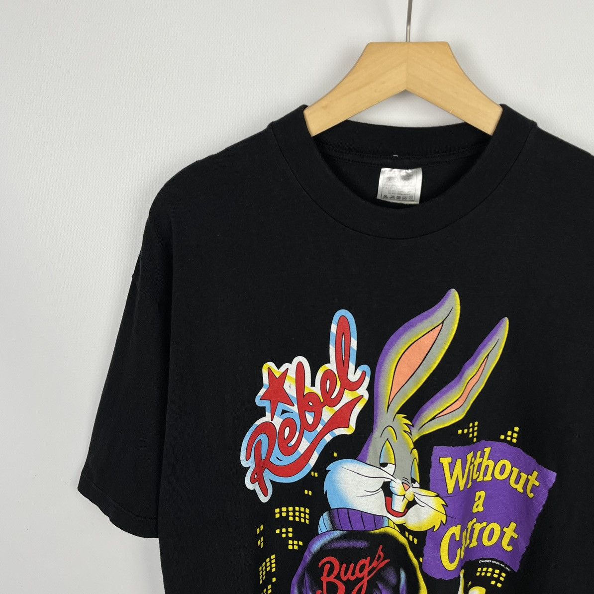 Warner Bros Vintage Warner Bros Bugs Bunny T Shirt 1991 Size US XL / EU 56 / 4 - 5 Thumbnail