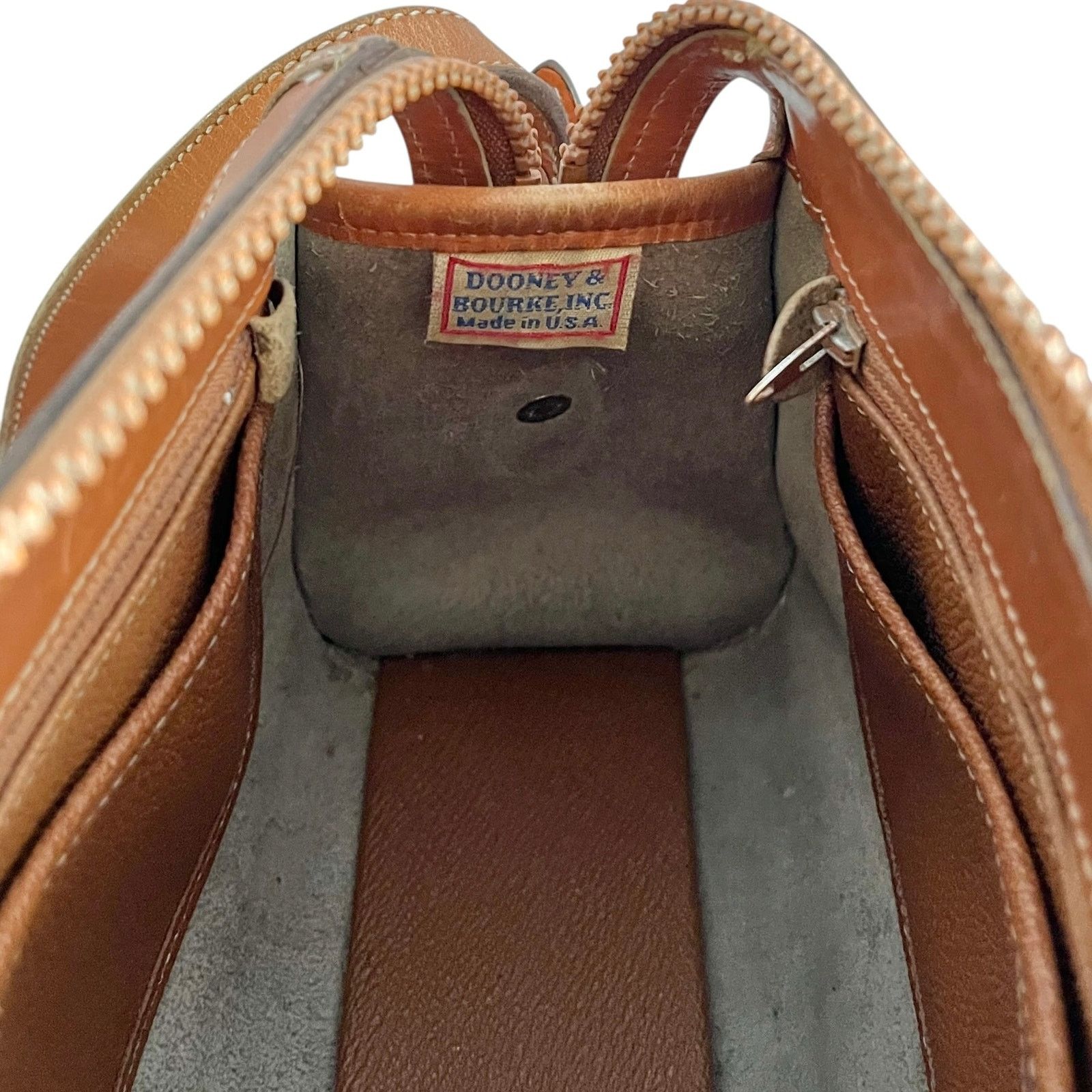 Dooney & Bourke × Vintage Vintage Dooney & Bourke Taupe AWL Classic Zip Top Bag #R19 Size ONE SIZE - 4 Thumbnail