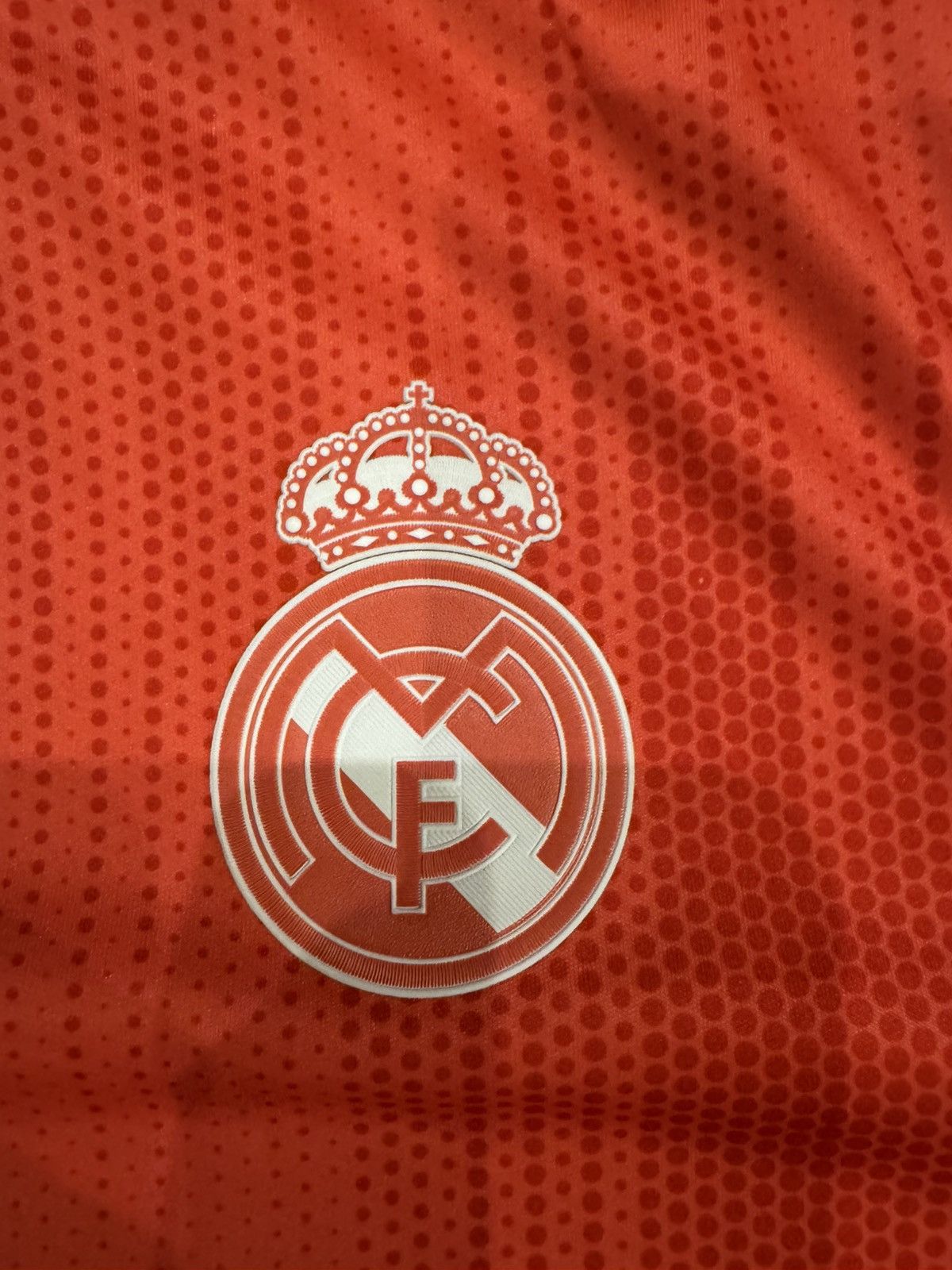 Adidas REAL MADRID 2018-2019 JERSEY ADIDAS FOOTBALL DP5443 SIZE 6 Size US M / EU 48-50 / 2 - 7 Thumbnail