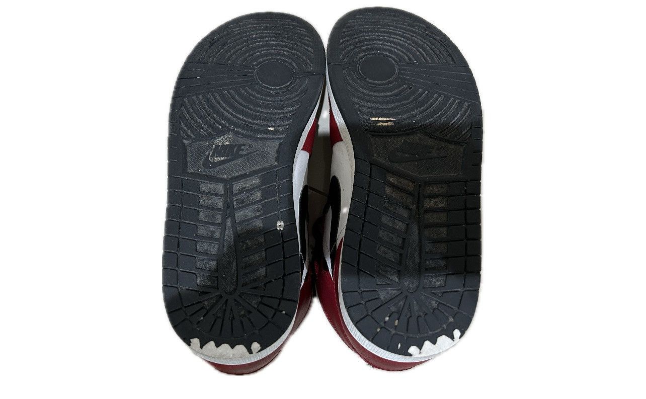 Jordan Brand Air Jordan 1 Mid Chicago Black & Red Size US 10.5 / EU 43-44 - 7 Thumbnail