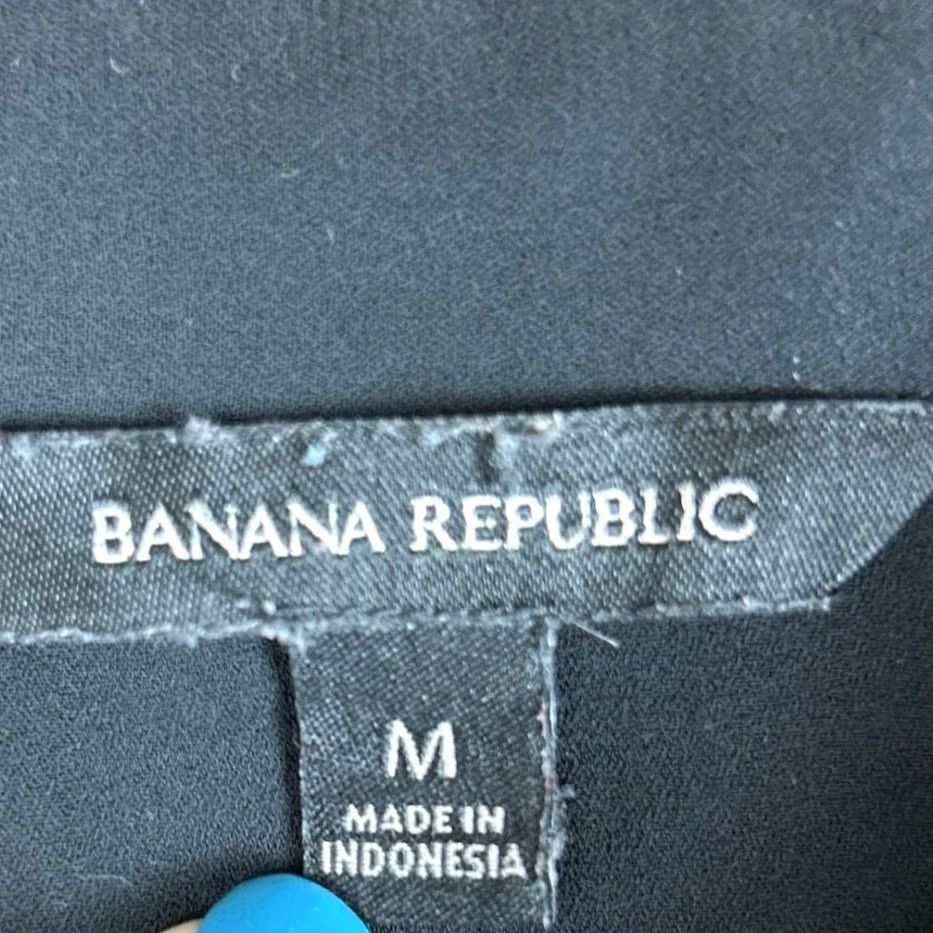 Banana Republic Banana Republic Womens Blouse Black V Neck Sleeveless Button Down Medium Size M / US 6-8 / IT 42-44 - 4 Thumbnail