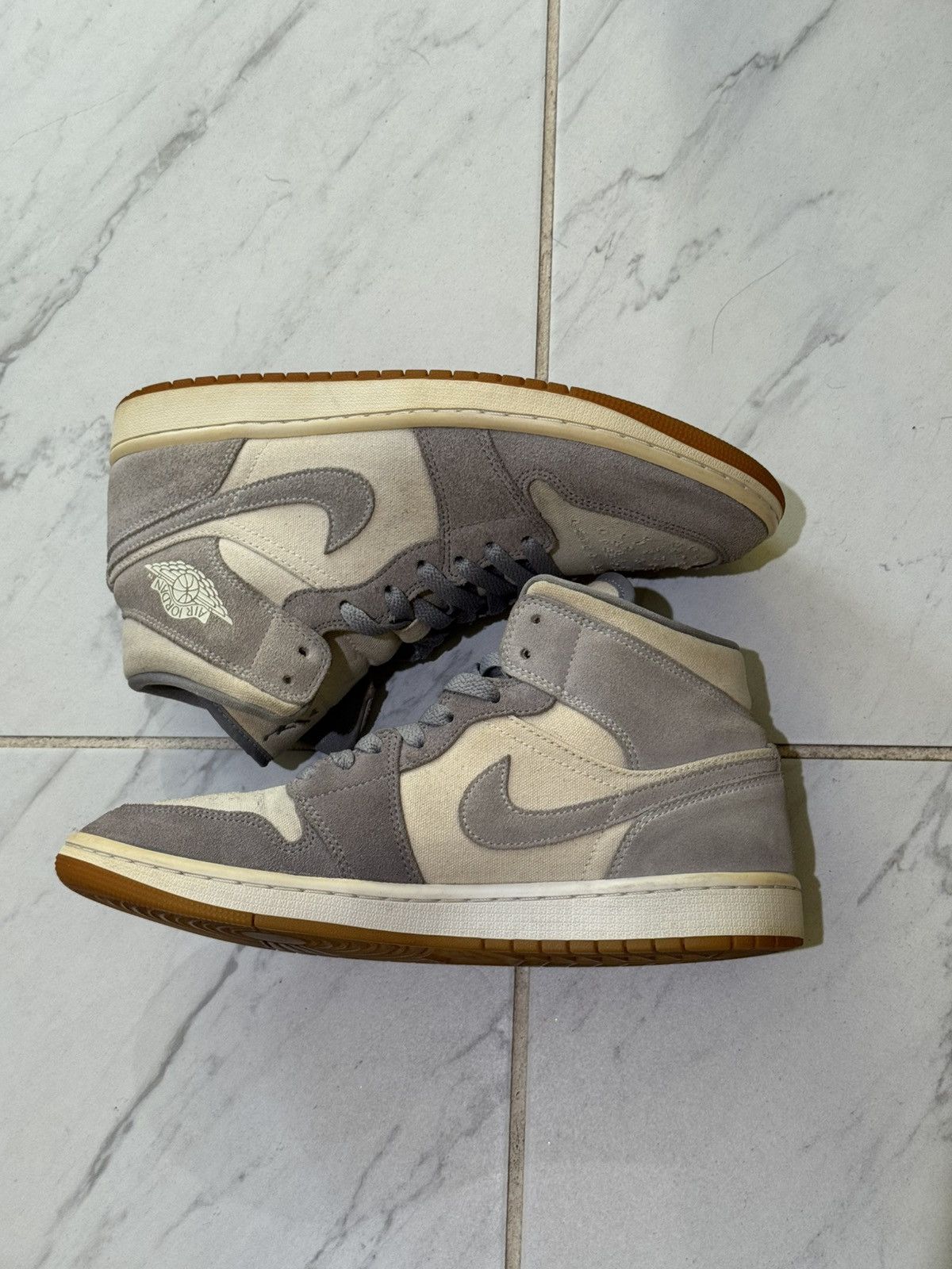 Nike Jordan 1 SE Coconut Milk Size 10 Size US 9 / EU 42 - 1 Thumbnail