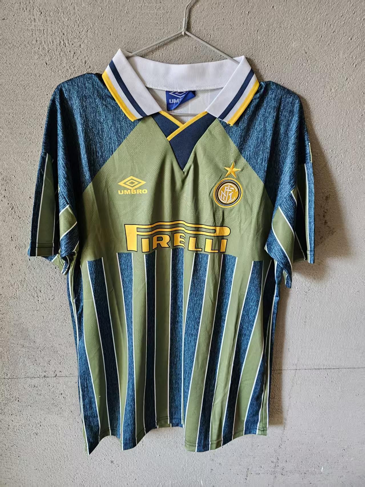 Other Vintage Inter Milan Jersey Away Size US L / EU 52-54 / 3 - 1 Thumbnail