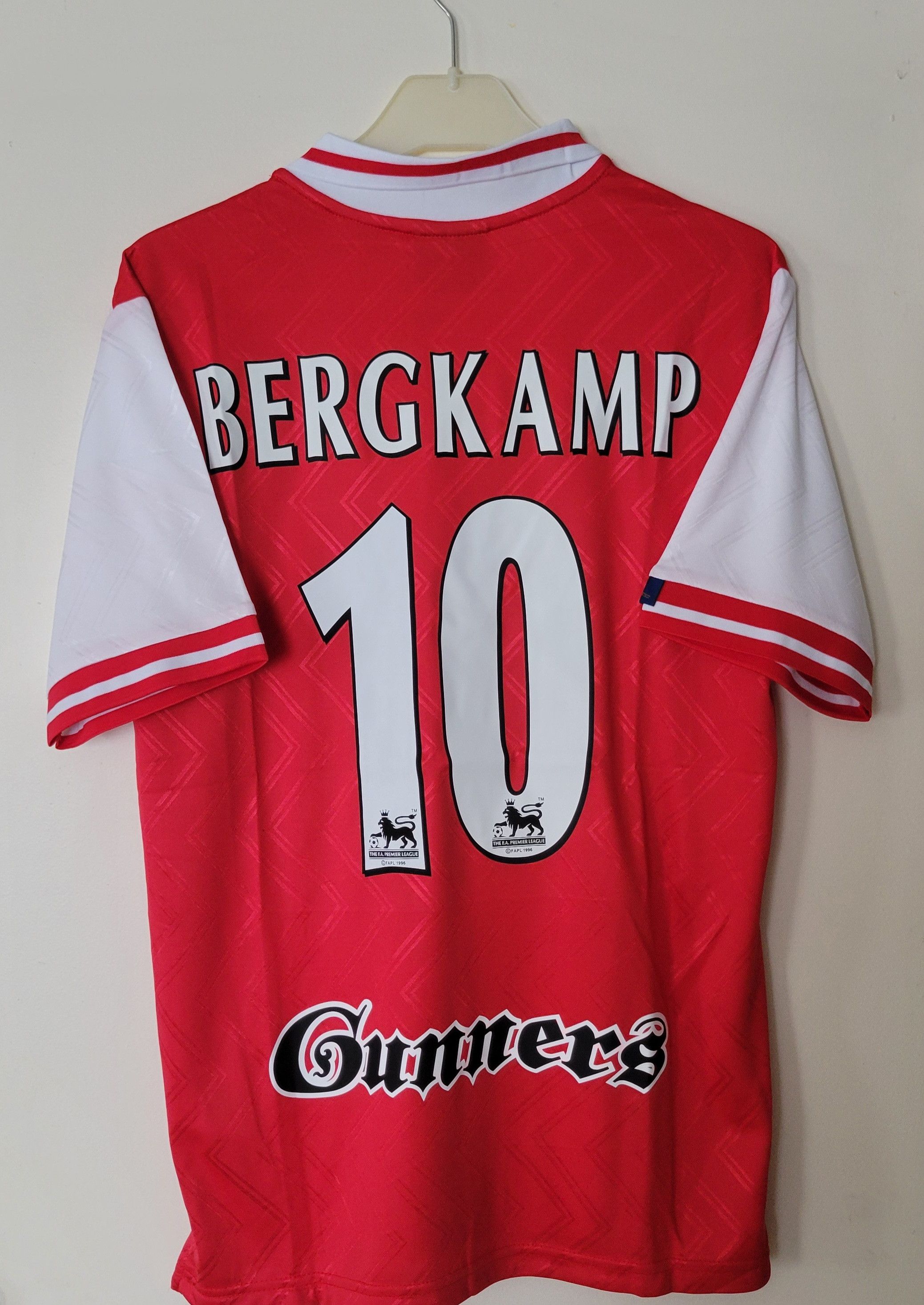Other Bergkamp 10 Arsenal 1997-1998 Jersey vintage football shirt Size US L / EU 52-54 / 3 - 1 Thumbnail