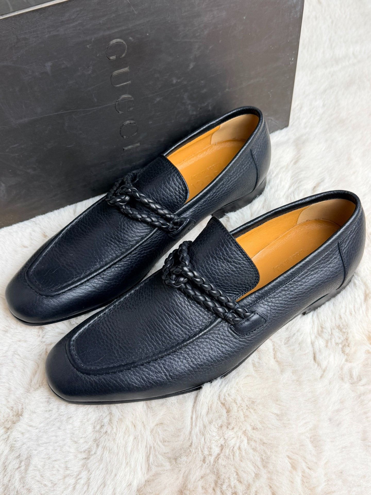 Gucci Gucci Black Lowtop Sneakers 5.5 Men Size US 5.5 / EU 38 - 1 Thumbnail