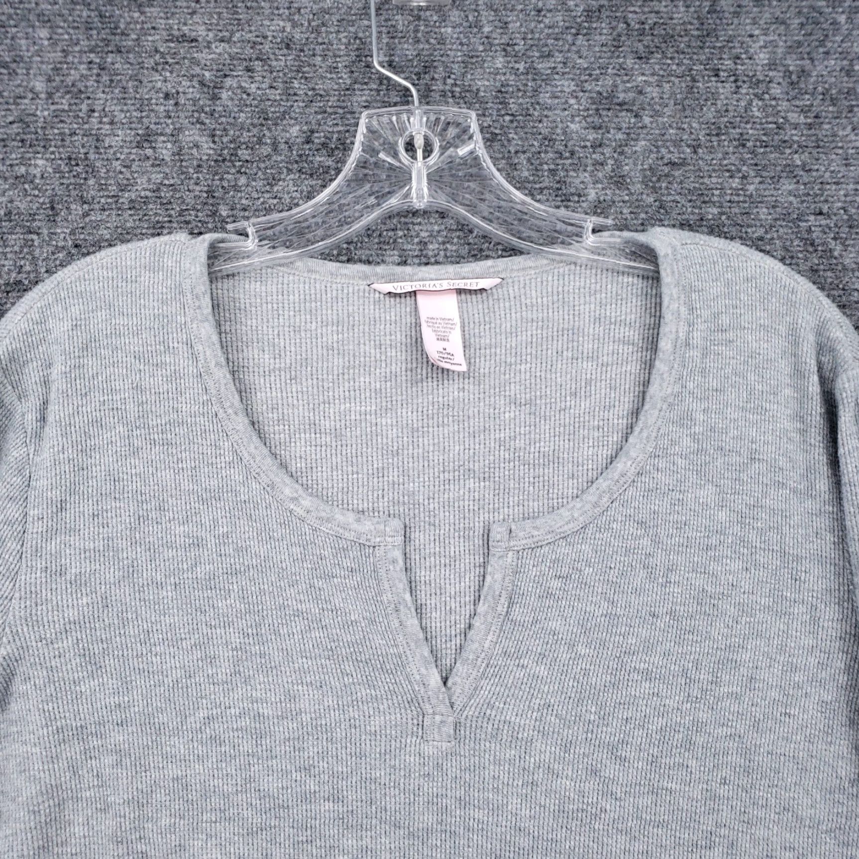 Victoria's Secret Victoria's Secret Sweater Womens M Gray Waffle-Knit Pullover V-Neck Long Sleeve Knit Shirt Size M / US 6-8 / IT 42-44 - 3 Thumbnail