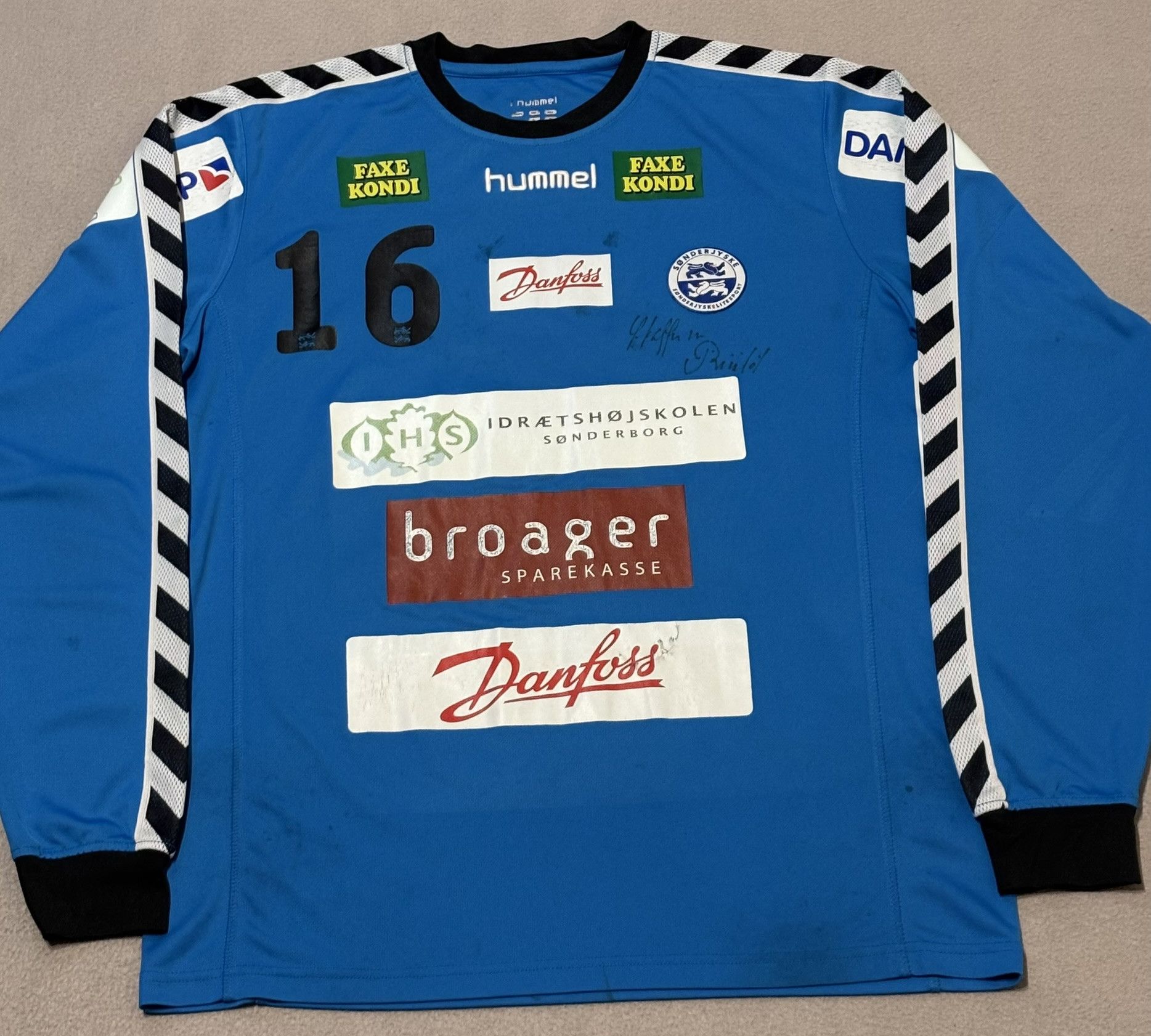 Hummel Sonderjyske #16 Hummel Handball Goalkeeper Shirt Size XL Size US XL / EU 56 / 4 - 5 Thumbnail