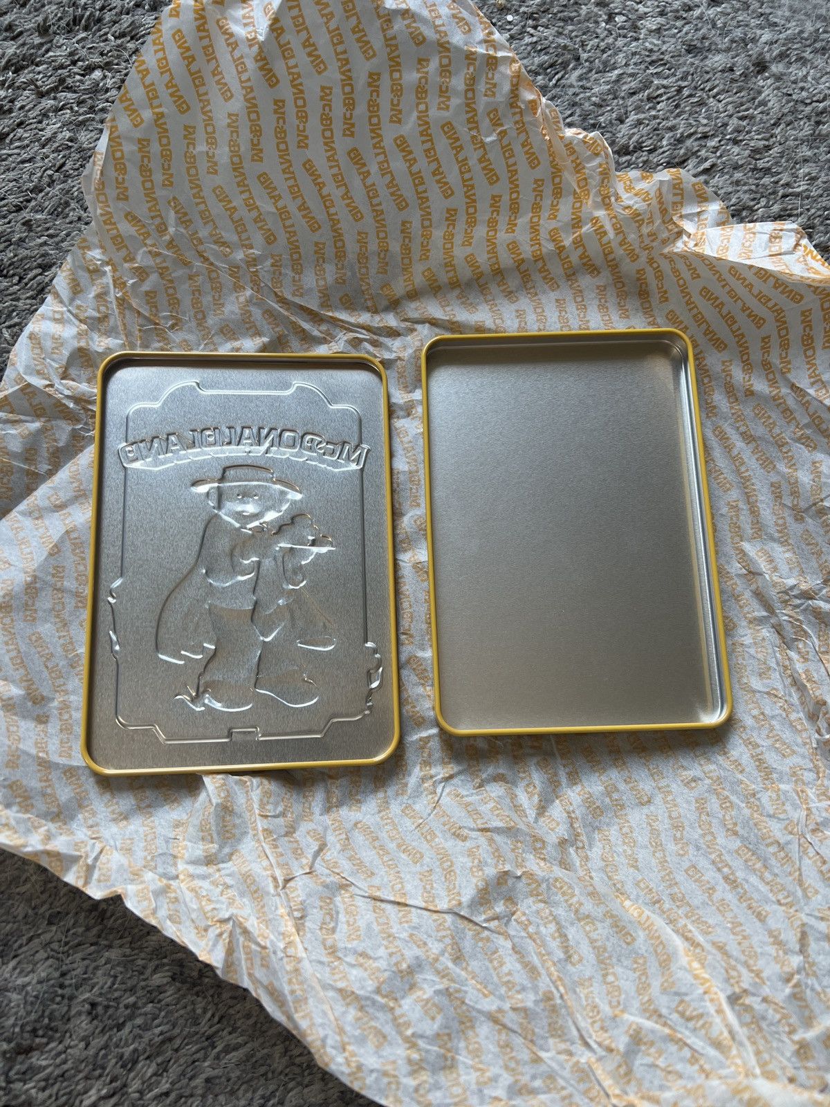Hypebeast 2025 McDonald’s McDonaldland Hamburglar Tin Size ONE SIZE - 4 Thumbnail