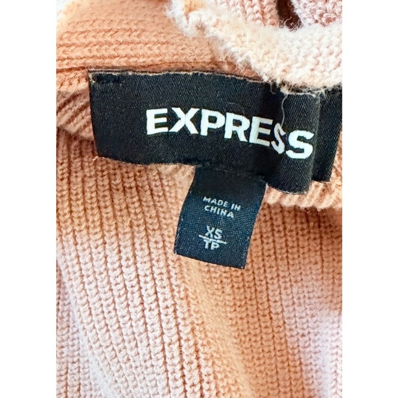 Express Oversized balloon sleeve v-neck ribbed knit cropped top Size XS / US 0-2 / IT 36-38 - 6 Thumbnail