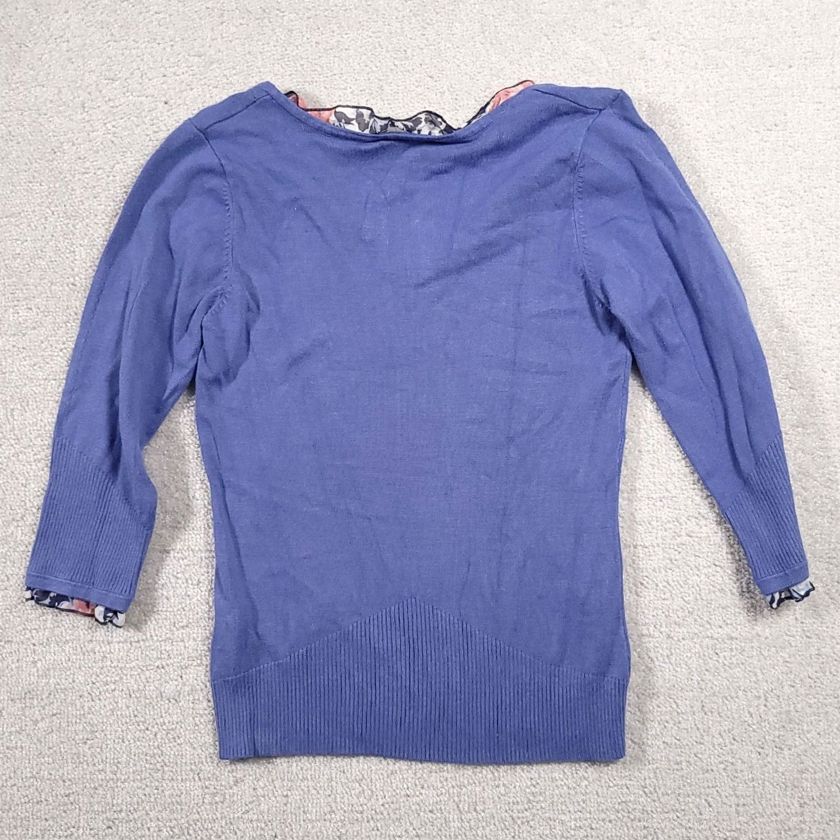 Vintage Jaclyn Smith Sweater Women's Small Blue V Neck Nylon Floral Ruffle Pullover Slim Knit 3/4 Sleeve Size S / US 4 / IT 40 - 6 Thumbnail