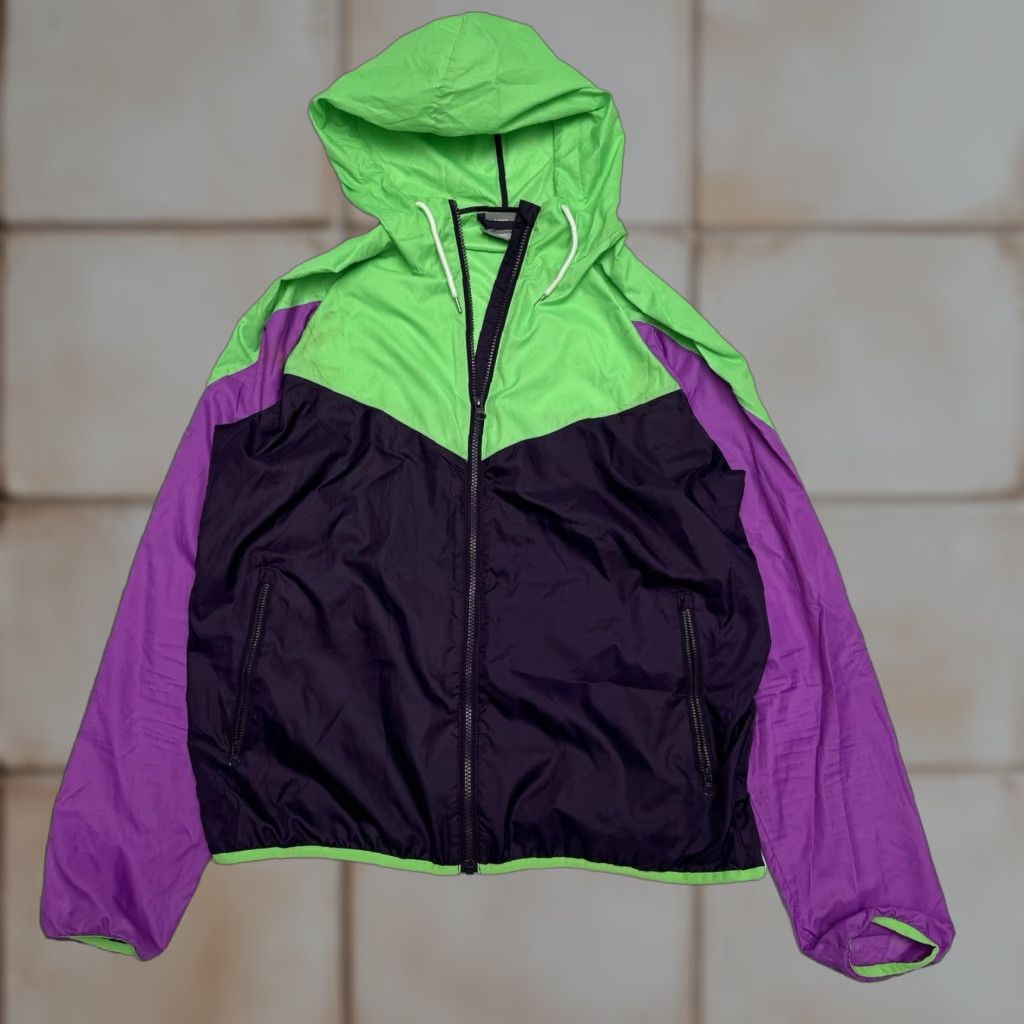 Nike VINTAGE 90s Nike Jacket Mens Large Rip Stop Lightweight Purple Grey Tab Track Jacket Sportswear Nylon Zip Activewear 90s Mens Size US L / EU 52-54 / 3 - 1 Thumbnail