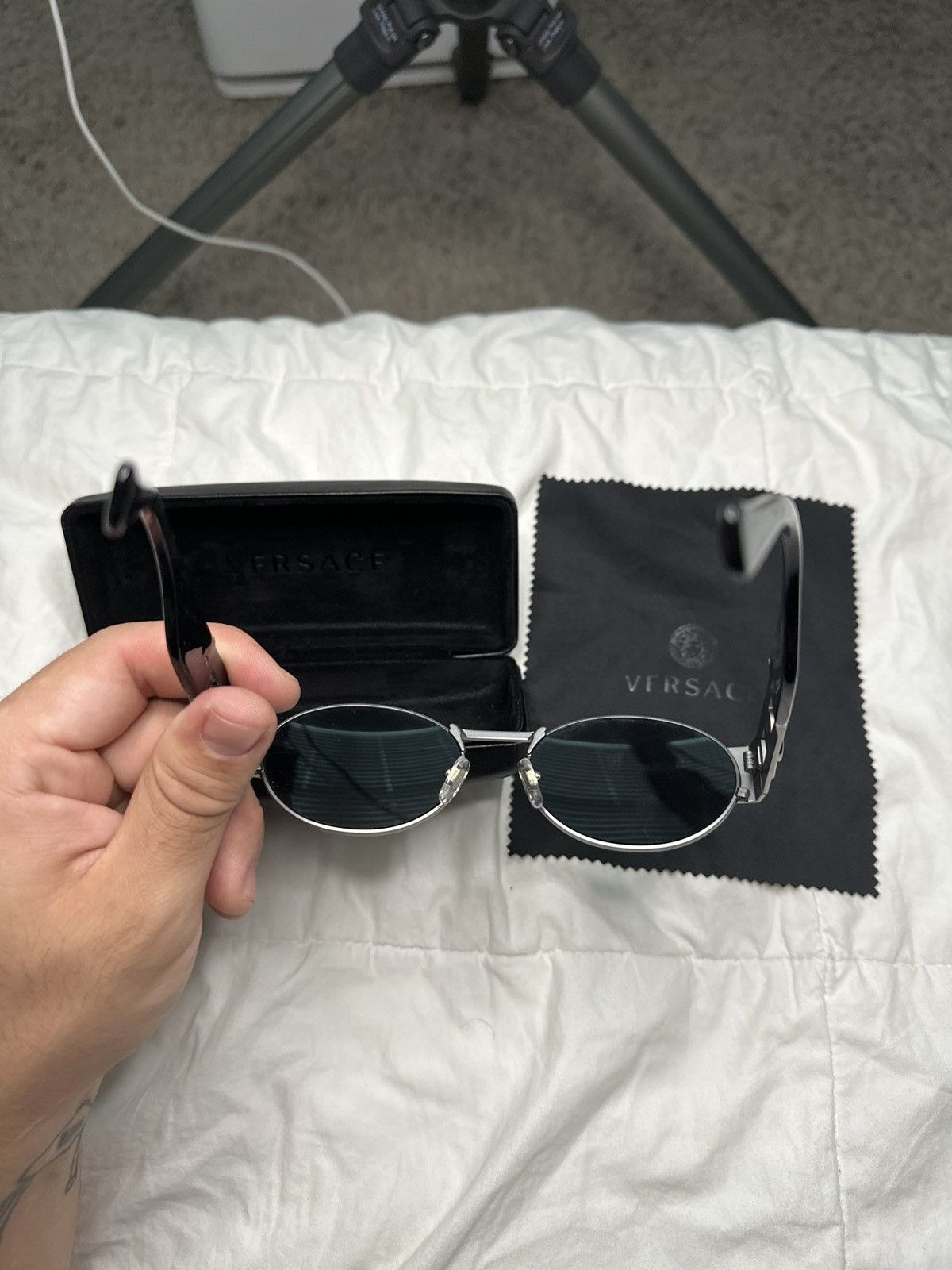 Versace Black and grey Versace sunglasses purchased from neiman Size ONE SIZE - 9 Thumbnail