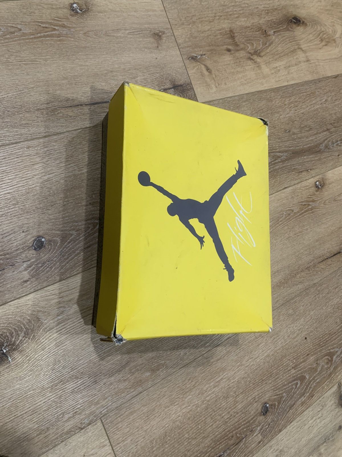 Jordan Brand Retro Jordan 4 Lightning BRAND NEW Size US 9.5 / EU 42-43 - 8 Thumbnail