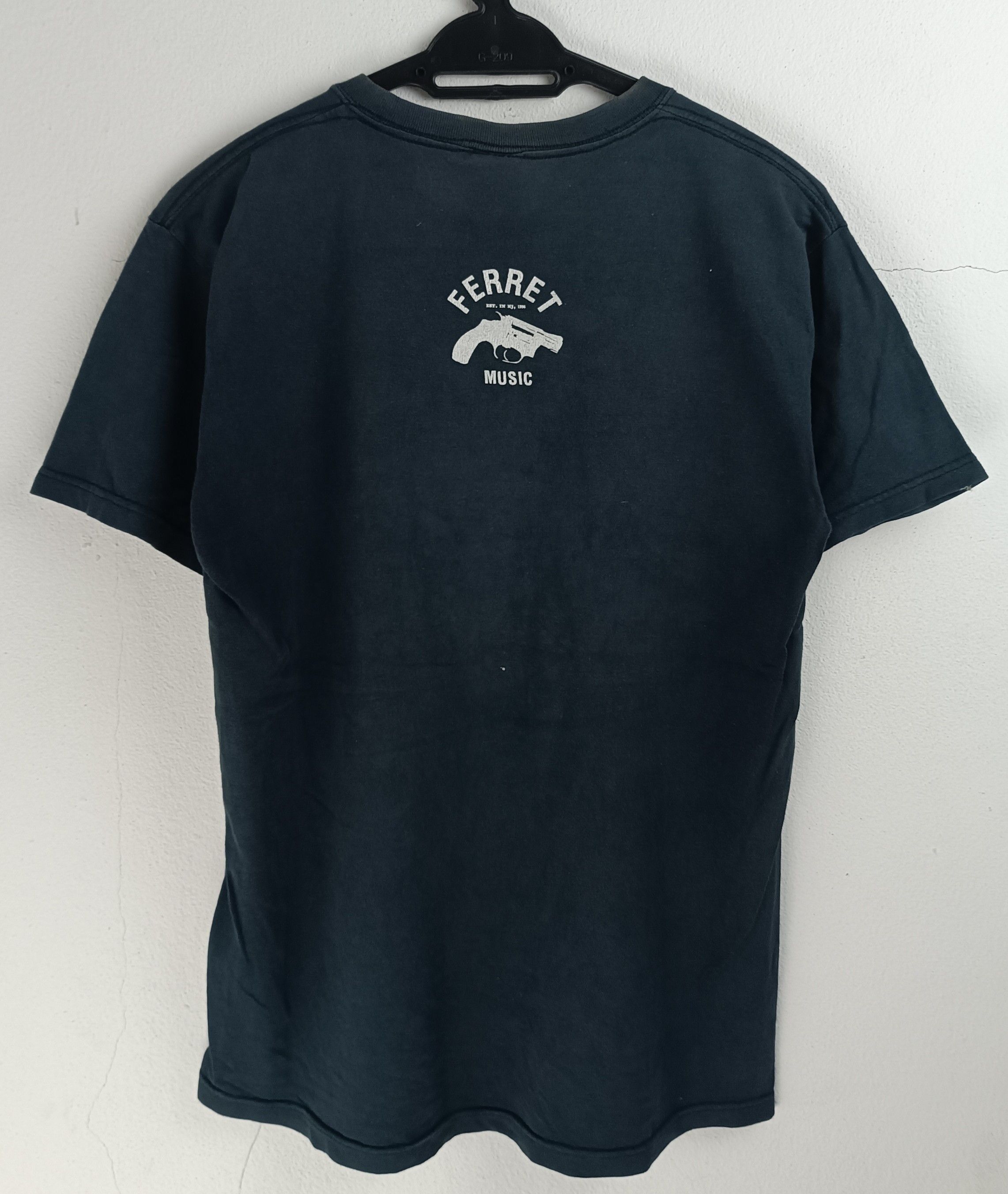 Band Tees VINTAGE 2000s THE DEVIL WEARS PRADA METALCORE VERY RARE Size US M / EU 48-50 / 2 - 4 Thumbnail