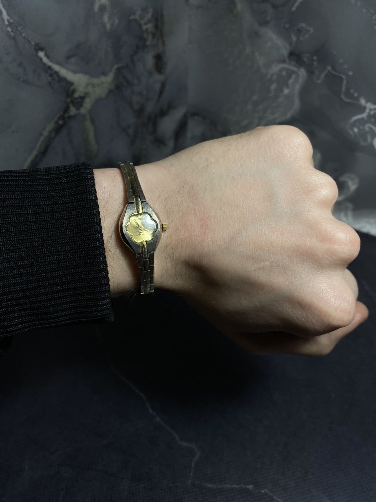 Japanese Brand Vintage PRESIDENT Quartz Watch, Japan Brand Size ONE SIZE - 1 Thumbnail