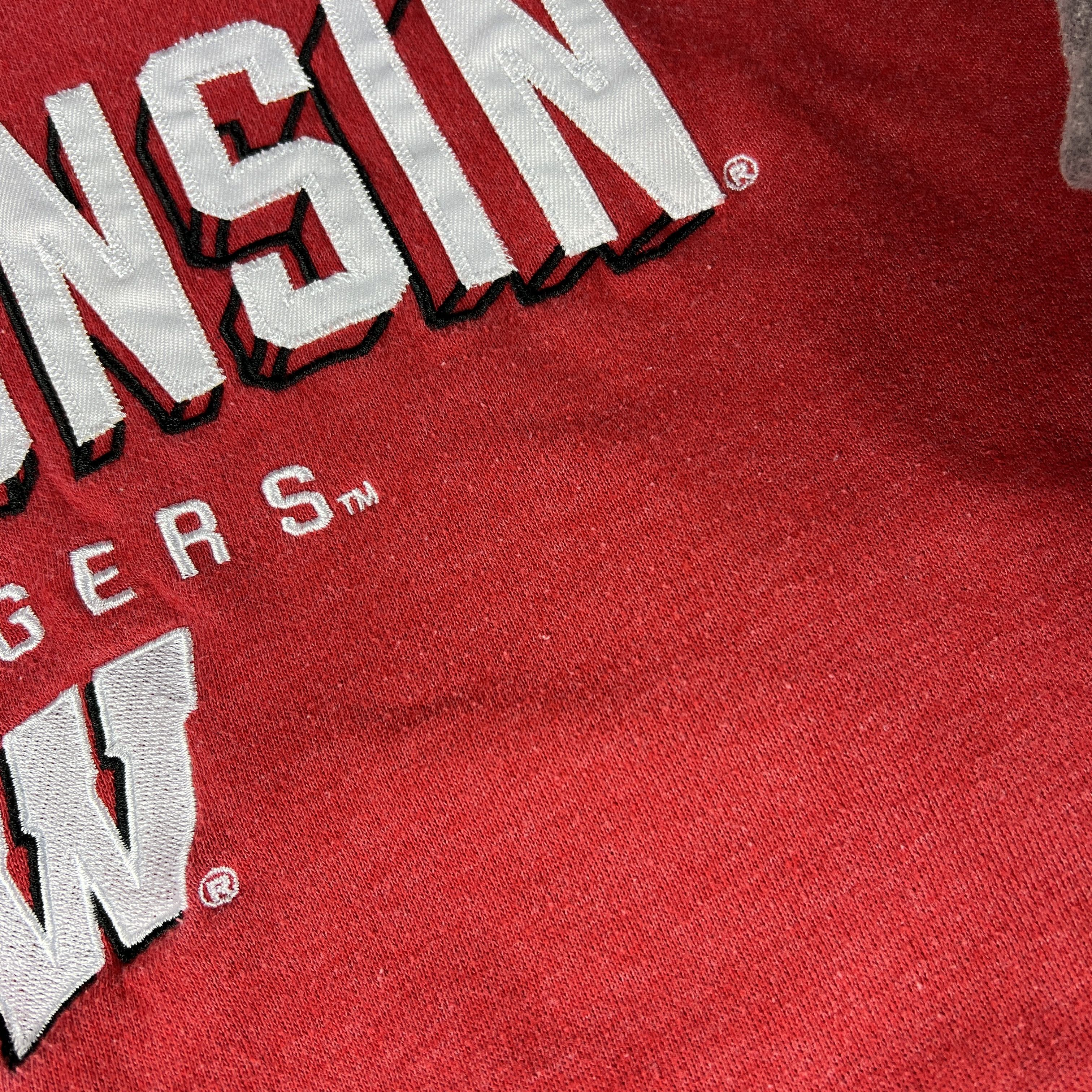 NCAA NCAA Wisconsin Badgers Sweatshirt Faded Logo Pullover Hoodie Size US L / EU 52-54 / 3 - 6 Thumbnail