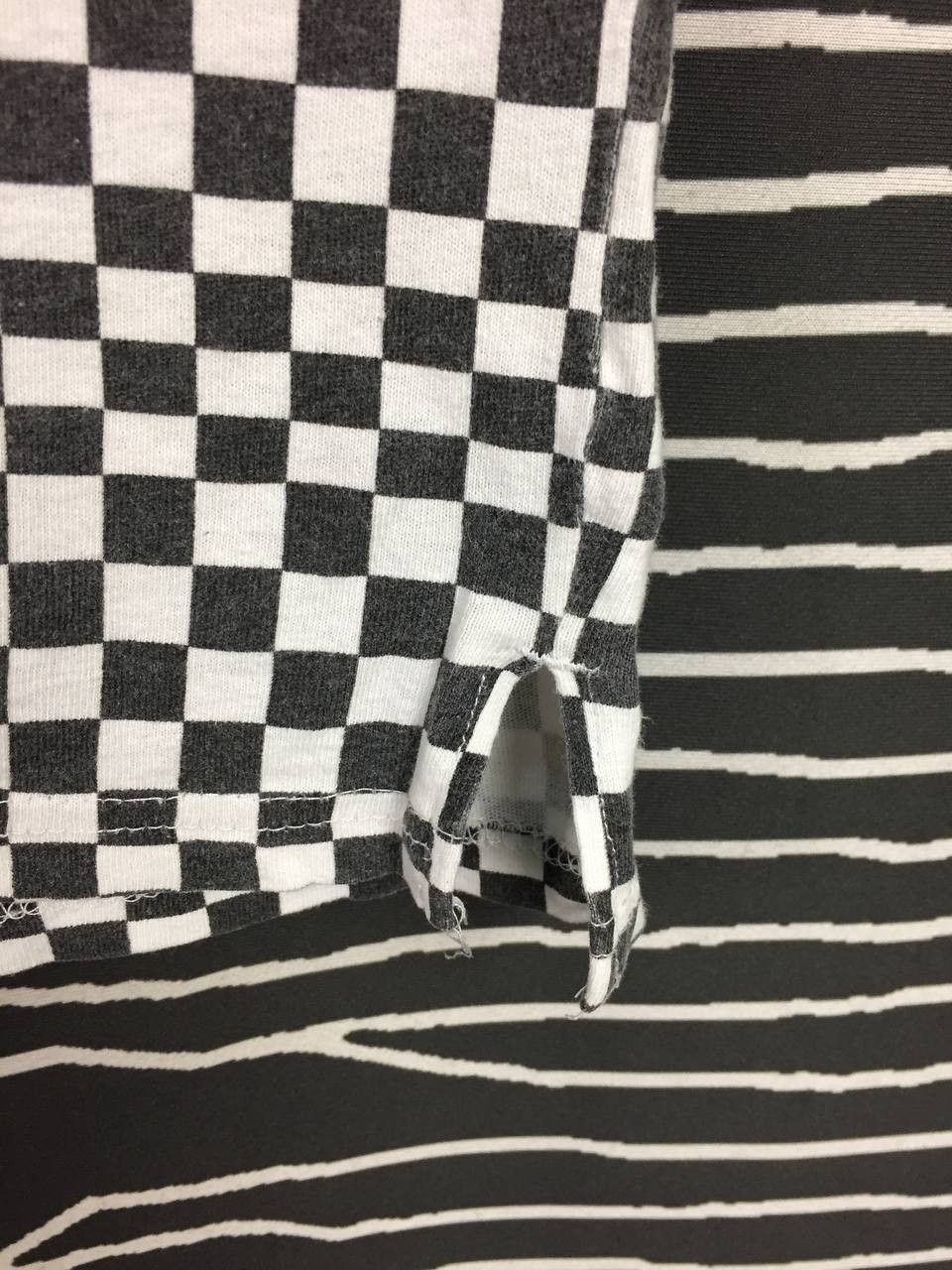 Airwalk Vtg Airwalk Skateboard Classic Checker All Over Print Tee Size US L / EU 52-54 / 3 - 5 Thumbnail