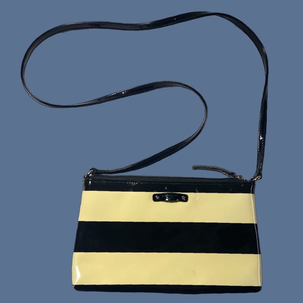 Vintage kate spade new york Shoulder Bag Kate Penn Crossbody Black Cream Patent Leather Zip 9.5 x 6 Cross-Body Strap Womens Size ONE SIZE - 1 Thumbnail
