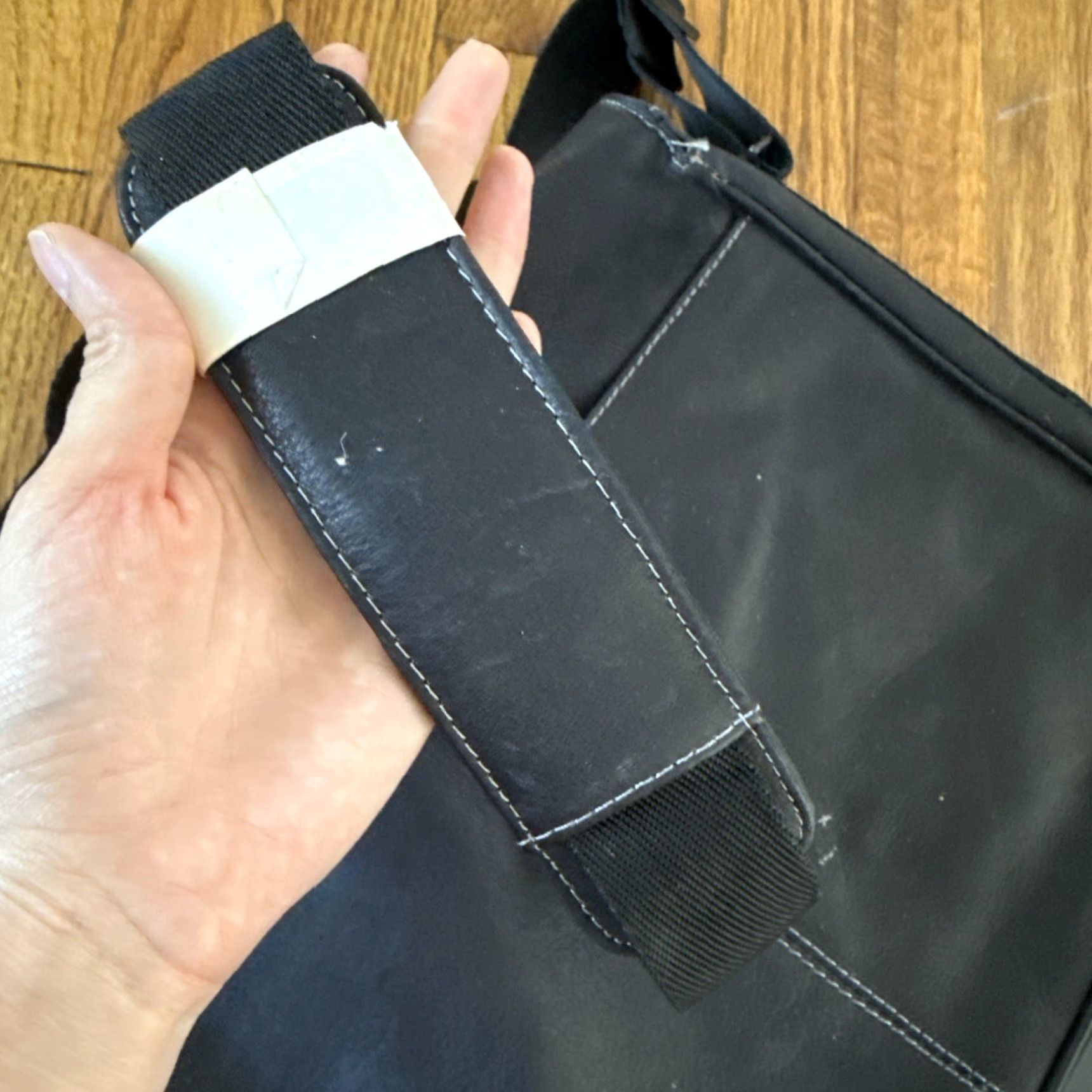 Kenneth Cole Kenneth Cole Reaction Colombian Leather Messenger Bag Dark Brown Medium Mens Leather Bag Size ONE SIZE - 7 Thumbnail