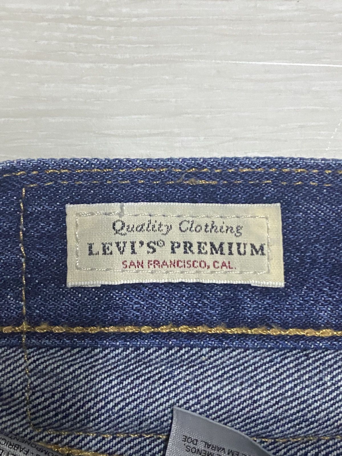 Levi's Vintage Levis Big E Y2K USA Blue Wash Distressed Jeans Size US 31 - 13 Thumbnail