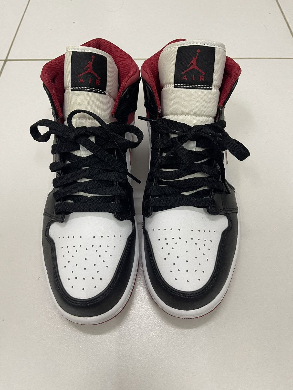 Jordan Brand Rare NIKE AIR JORDAN AJ1 Mid Gym Red White Black Size US 9 / EU 42 - 4 Thumbnail