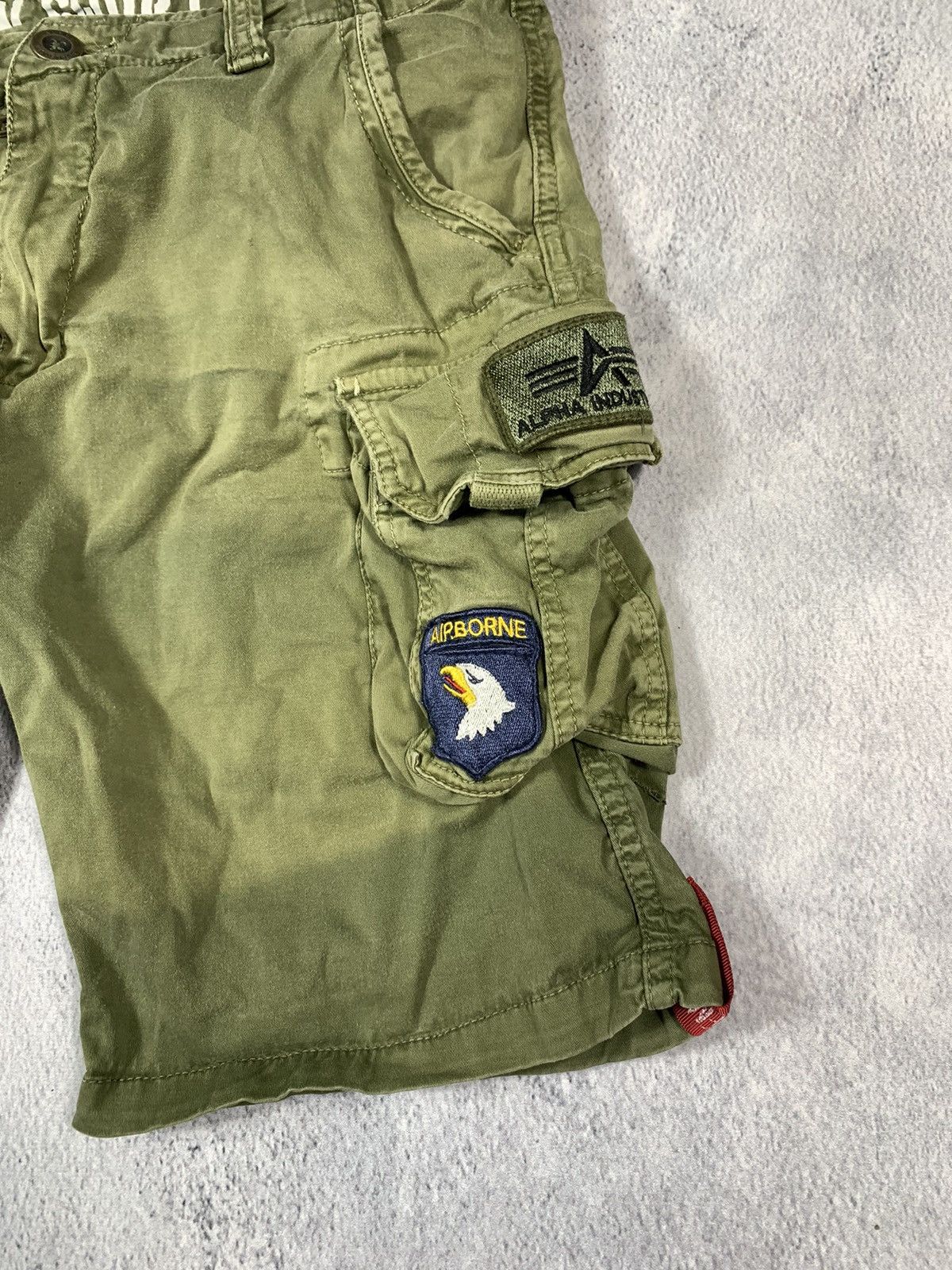 Alpha Industries × Vintage Vintage Y2K Alpha Industries faded cargo shorts size 33 Size US 33 - 4 Thumbnail