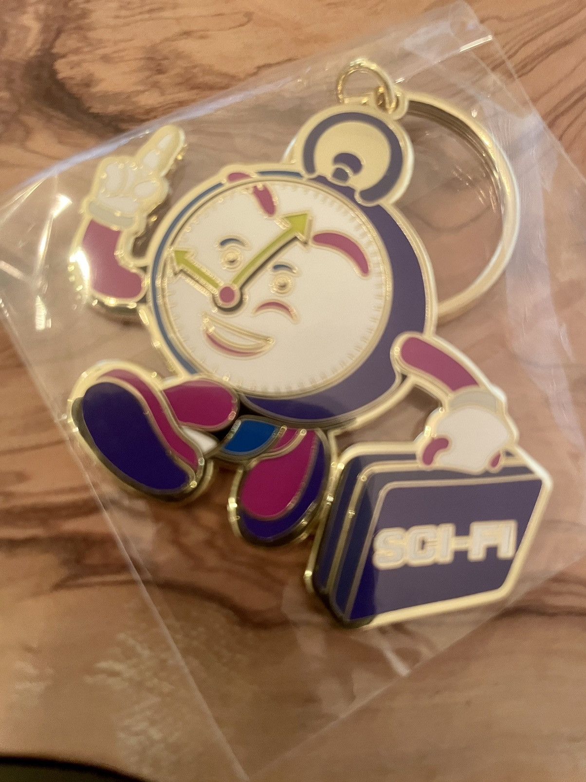 Sci-Fi Fantasy Sci-Fi Fantasy ‘Time Travel’ Clock-man Keychain in Gold Size ONE SIZE - 5 Thumbnail