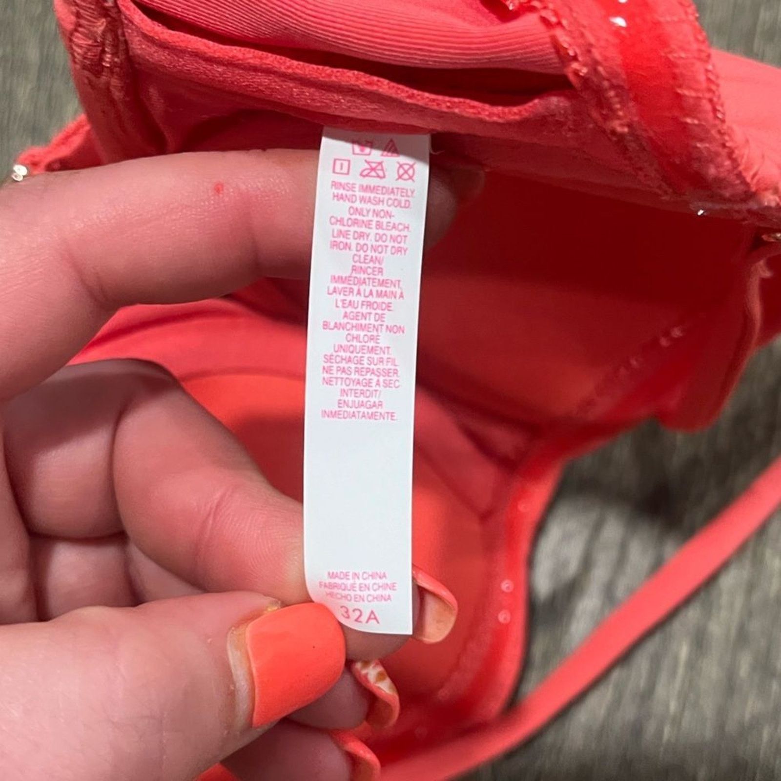 Vintage NWOT PINK Victorias Secret Swim Bandeau Bikini Underwire 32A Size ONE SIZE - 3 Thumbnail