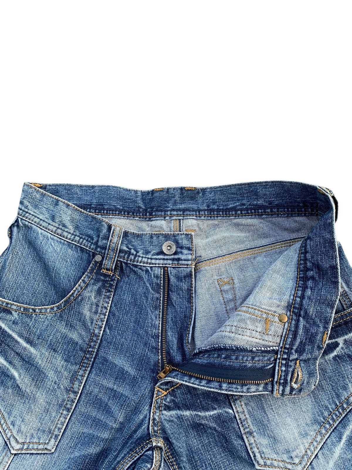 HIDEAWAYS RARE💥NICOLE CLUB HIDEWAYS HAGI JAPANESE DISTRESSED DENIM Size US 31 - 10 Thumbnail